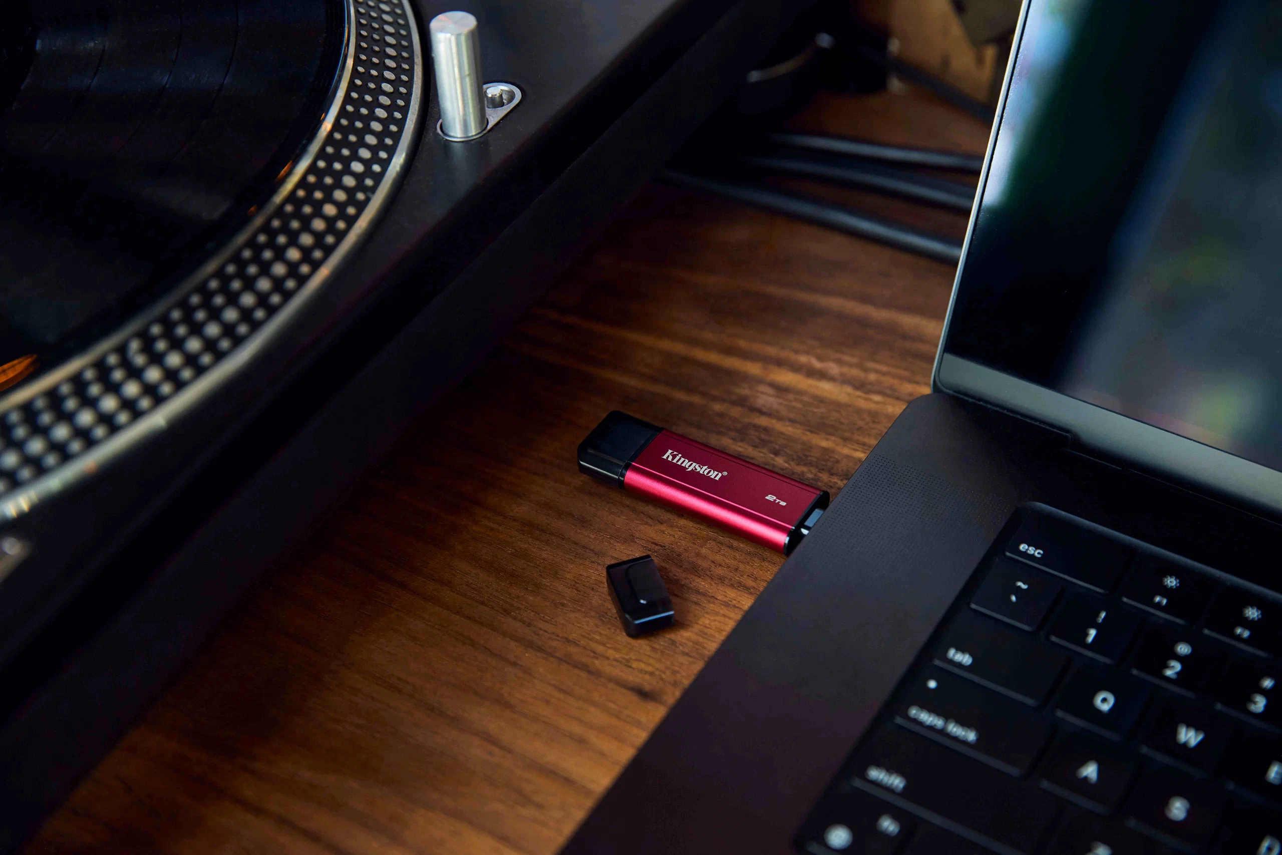 Kingston ra mắt SSD di động đa kết nối với tốc độ 1,050MB/giây