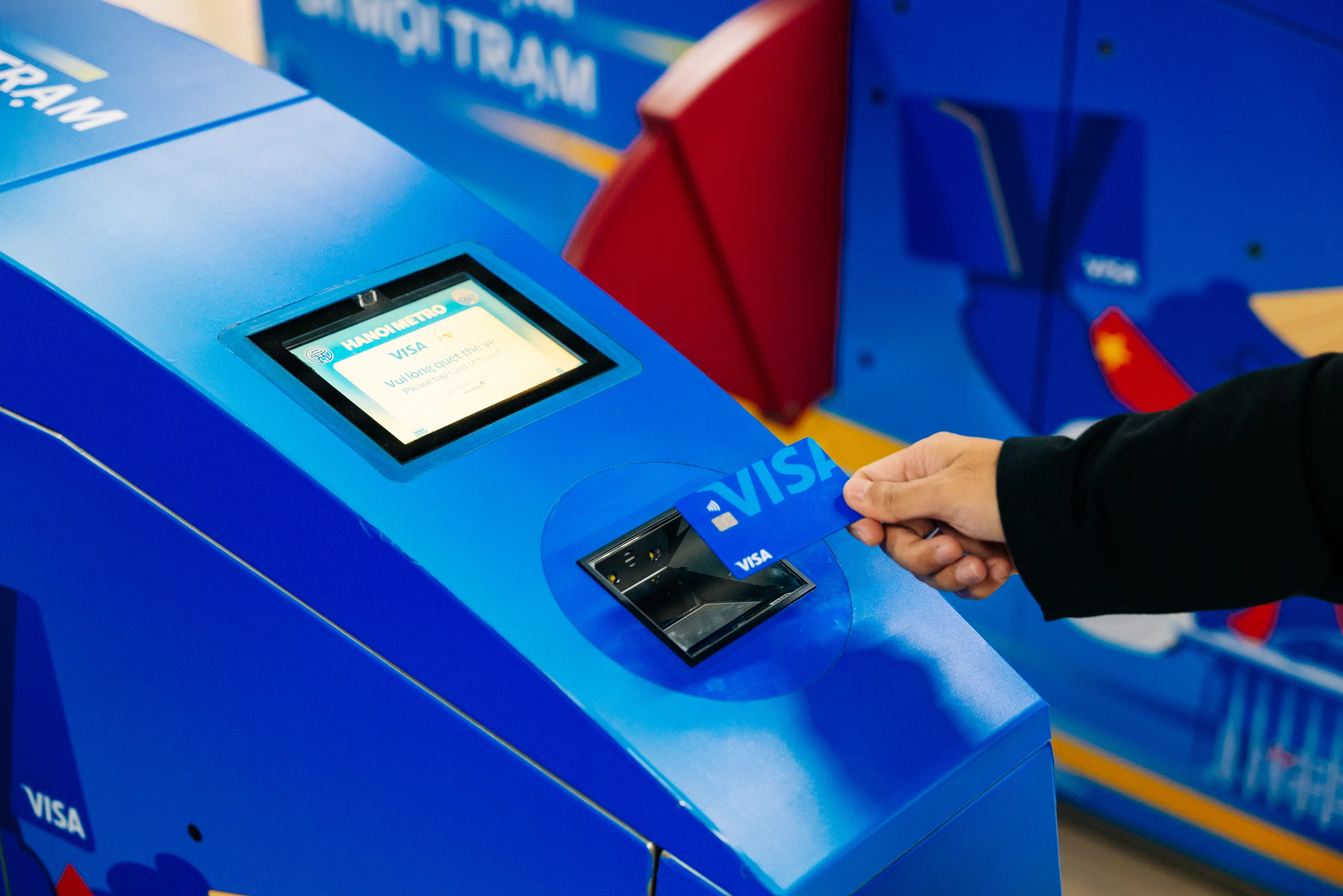Visa kích hoạt thanh toán chạm trên Metro Hà Nội, mở rộng trải nghiệm di chuyển không tiền mặt