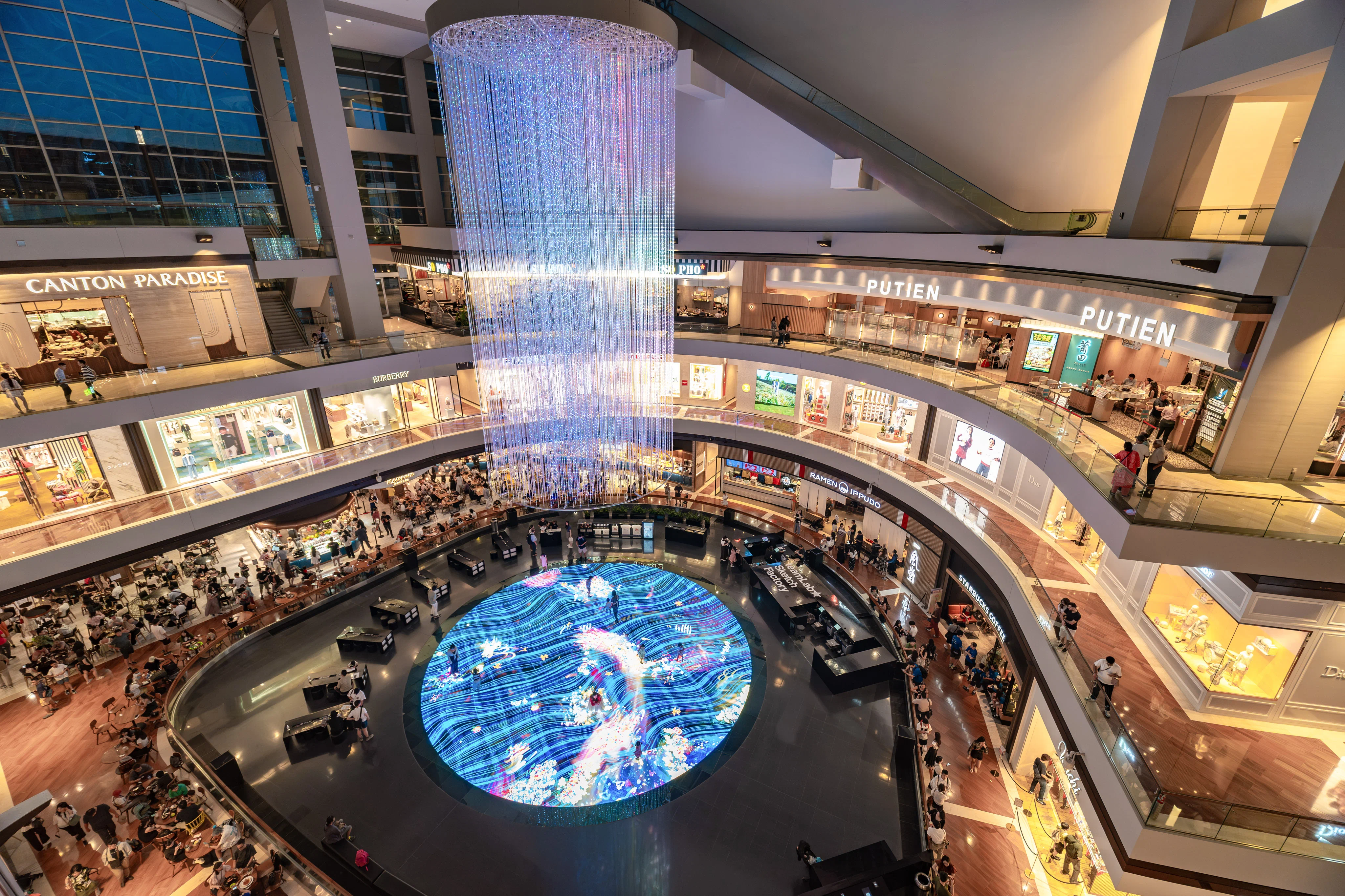 Góc ảnh 7Artisans 14mm f/2.8 với Sony A7C II: Trải nghiệm góc siêu rộng khi du lịch Singapore và Kuala Lumpur