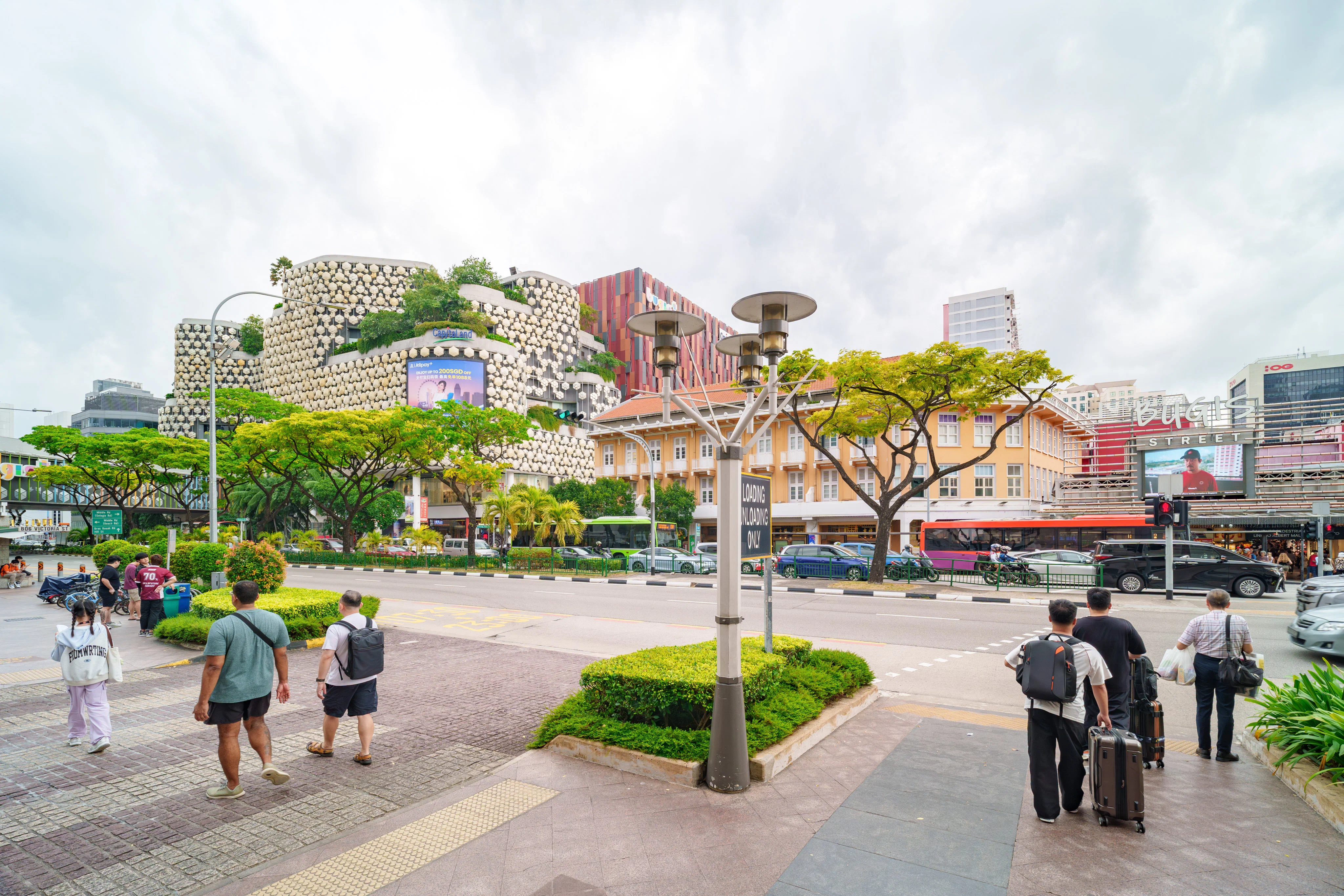 Góc ảnh 7Artisans 14mm f/2.8 với Sony A7C II: Trải nghiệm góc siêu rộng khi du lịch Singapore và Kuala Lumpur
