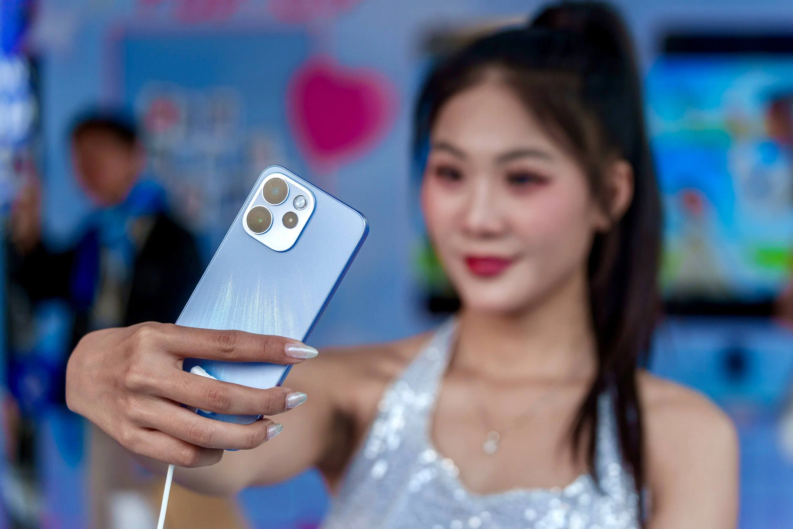 OPPO Reno15 Series ra mắt tại Việt Nam, mở không gian sáng tạo mới cho Gen Z với “Chuyên Gia Chân Dung AI”