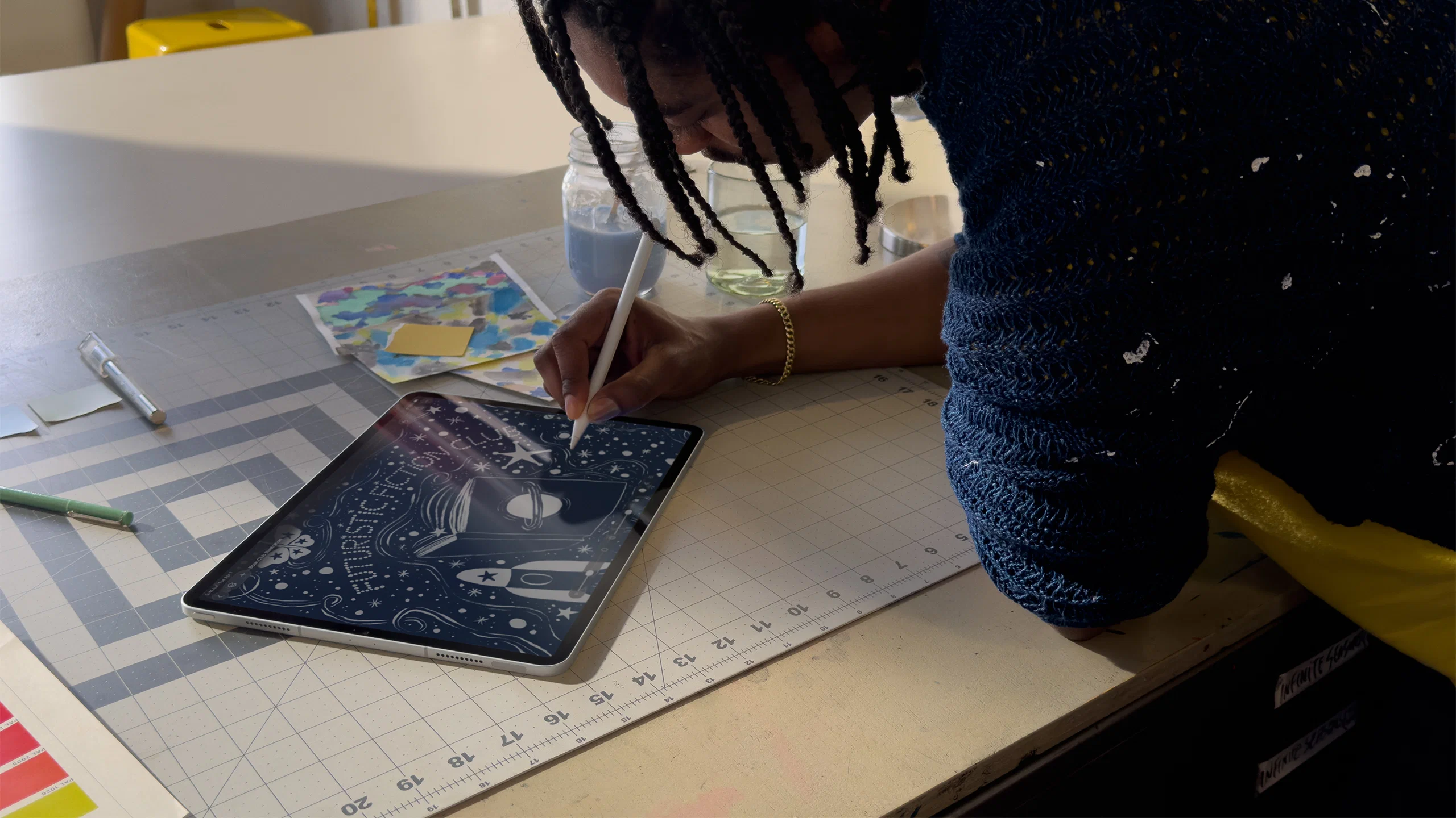 Apple ra mắt Creator Studio: Gói app sáng tạo đối đầu Adobe Creative Cloud, giá từ 199,000 VND/tháng