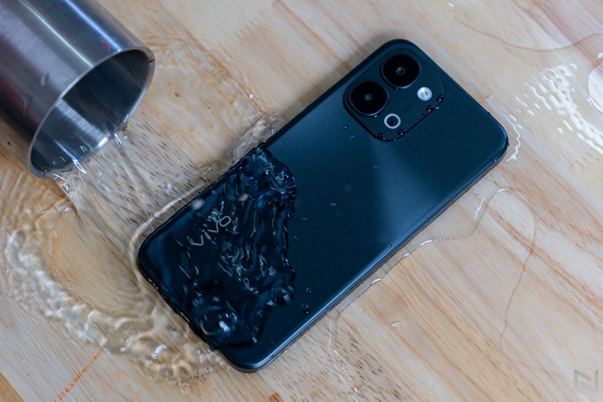 Đánh giá vivo Y31d: Pin khủng 7,200mAh, OriginOS 6.0 mượt mà và bộ “combo” siêu bền bỉ