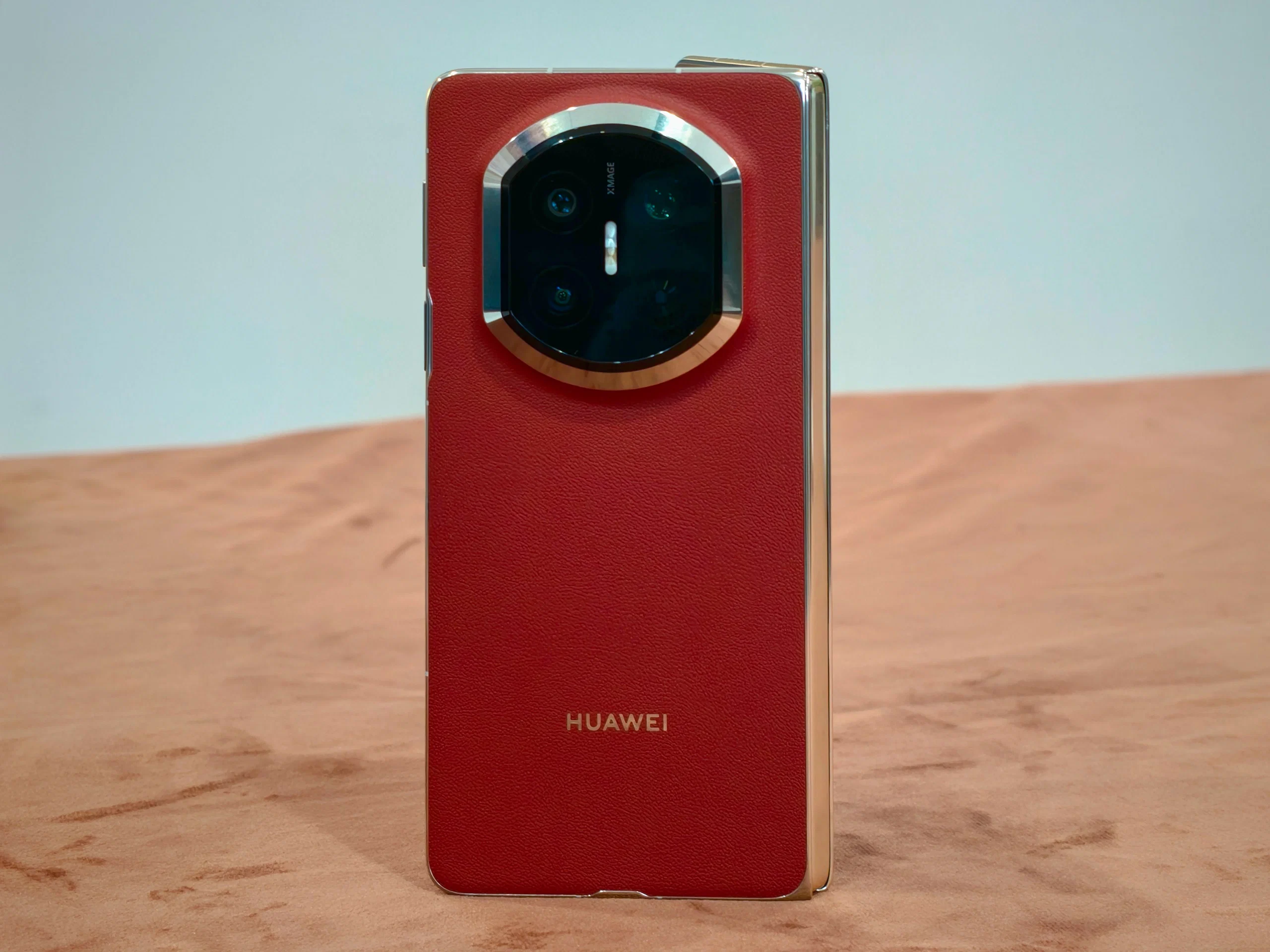 Huawei trở lại thị trường smartphone Việt Nam với điện thoại gập cao cấp Mate X7