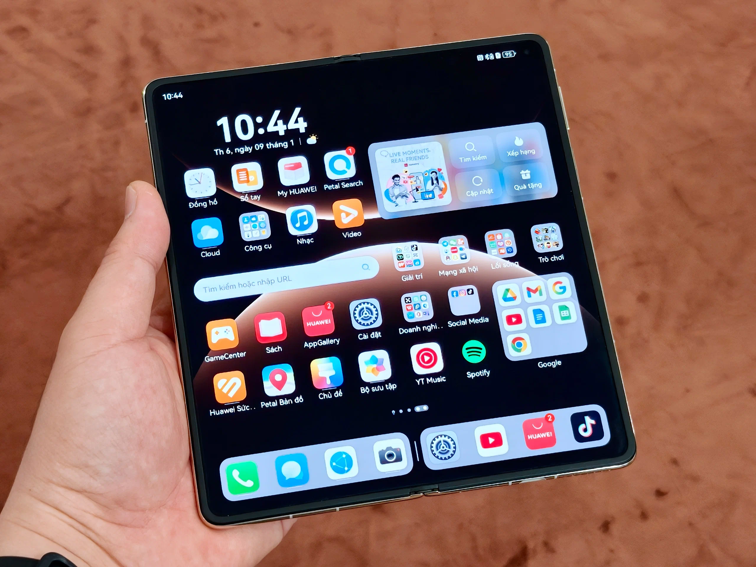 Huawei trở lại thị trường smartphone Việt Nam với điện thoại gập cao cấp Mate X7
