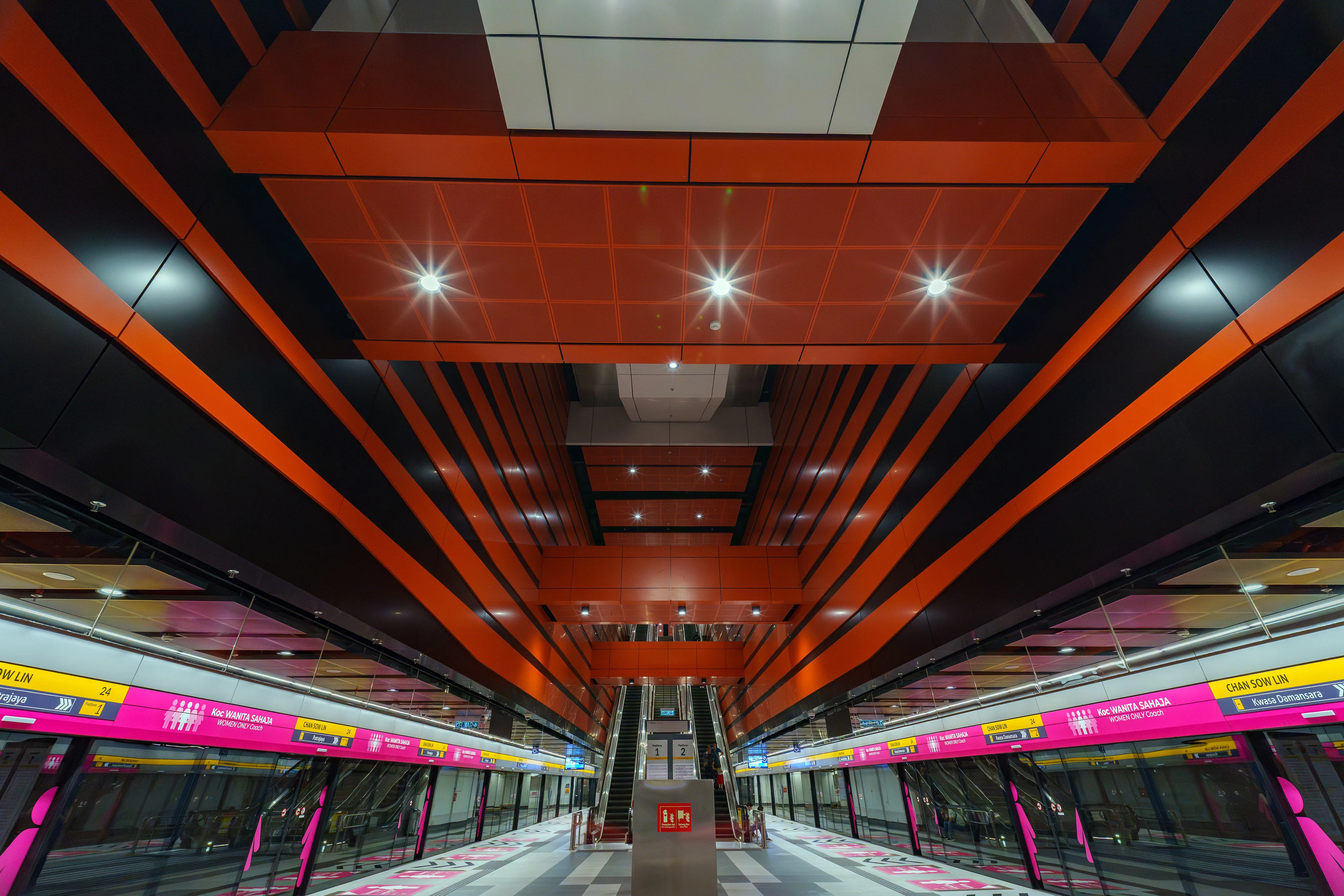 Góc ảnh 7Artisans 14mm f/2.8 với Sony A7C II: Trải nghiệm góc siêu rộng khi du lịch Singapore và Kuala Lumpur