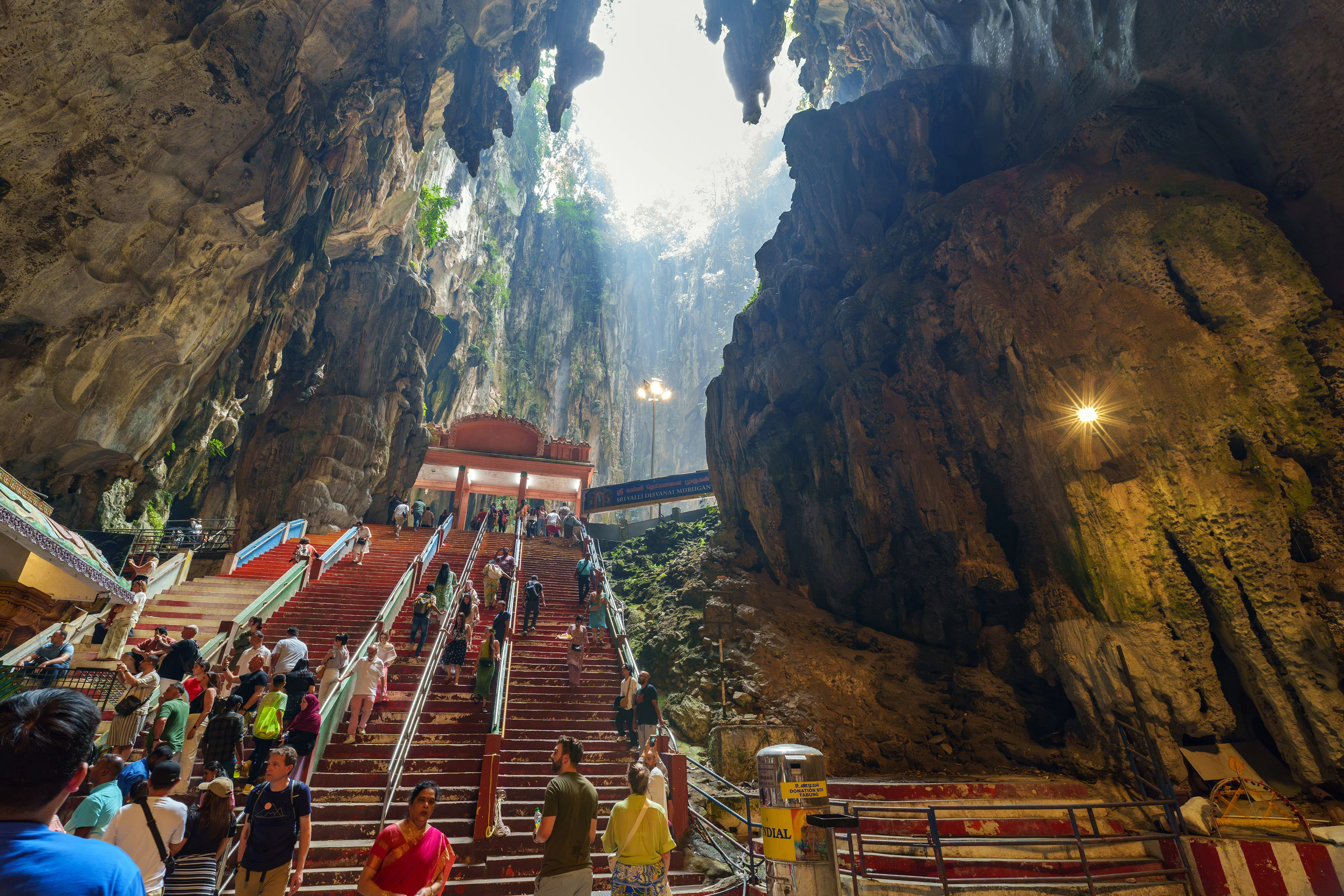 Góc ảnh 7Artisans 14mm f/2.8 với Sony A7C II: Trải nghiệm góc siêu rộng khi du lịch Singapore và Kuala Lumpur