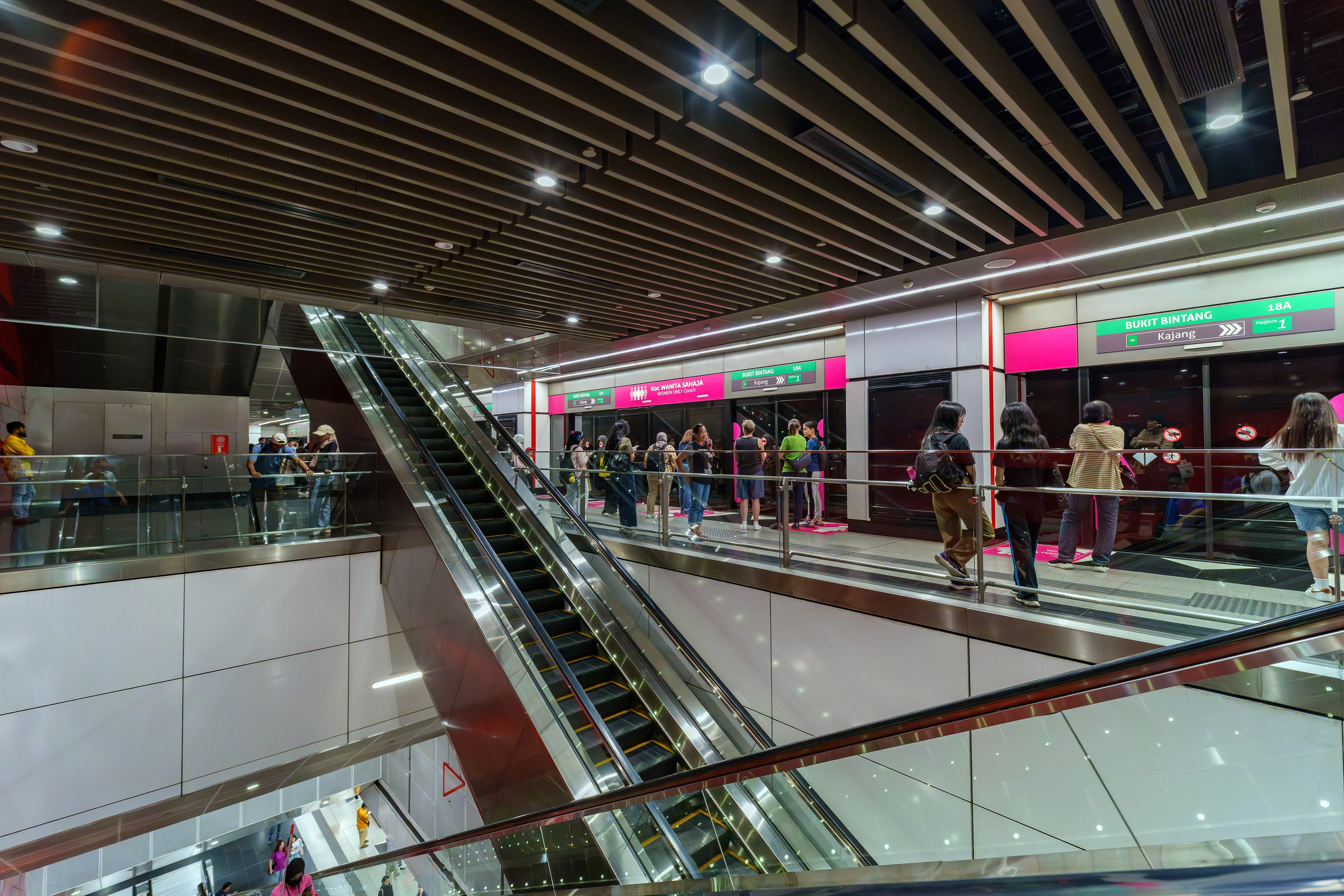 Góc ảnh 7Artisans 14mm f/2.8 với Sony A7C II: Trải nghiệm góc siêu rộng khi du lịch Singapore và Kuala Lumpur