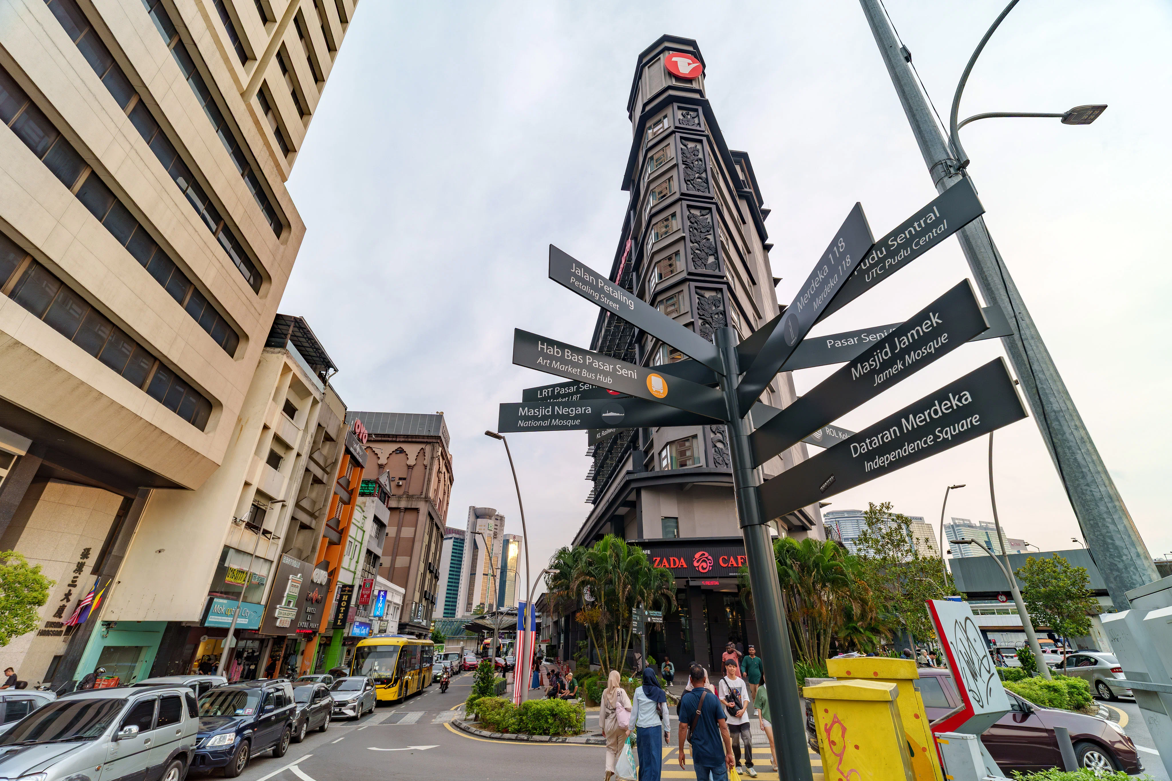 Góc ảnh 7Artisans 14mm f/2.8 với Sony A7C II: Trải nghiệm góc siêu rộng khi du lịch Singapore và Kuala Lumpur