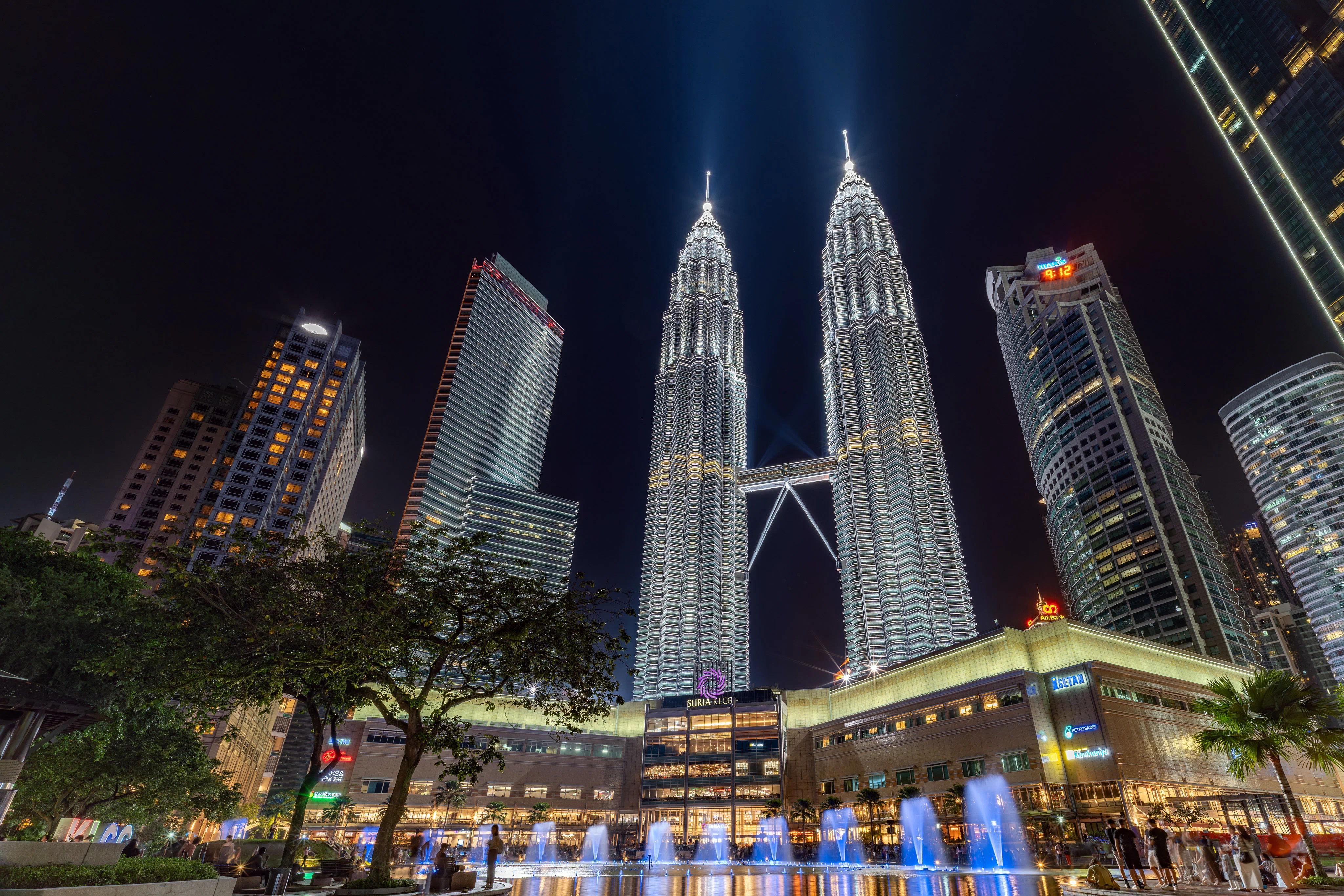 Góc ảnh 7Artisans 14mm f/2.8 với Sony A7C II: Trải nghiệm góc siêu rộng khi du lịch Singapore và Kuala Lumpur