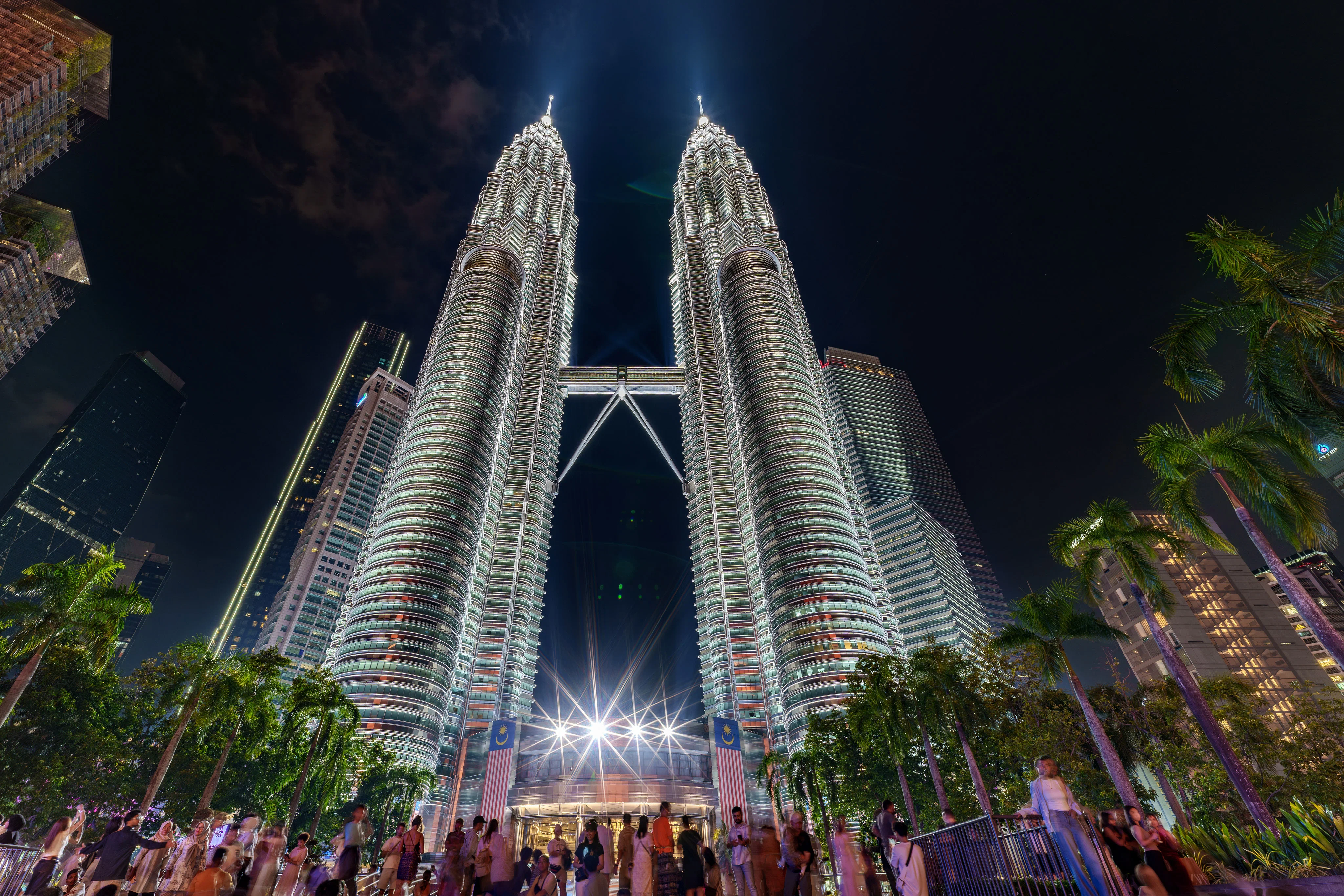 Góc ảnh 7Artisans 14mm f/2.8 với Sony A7C II: Trải nghiệm góc siêu rộng khi du lịch Singapore và Kuala Lumpur