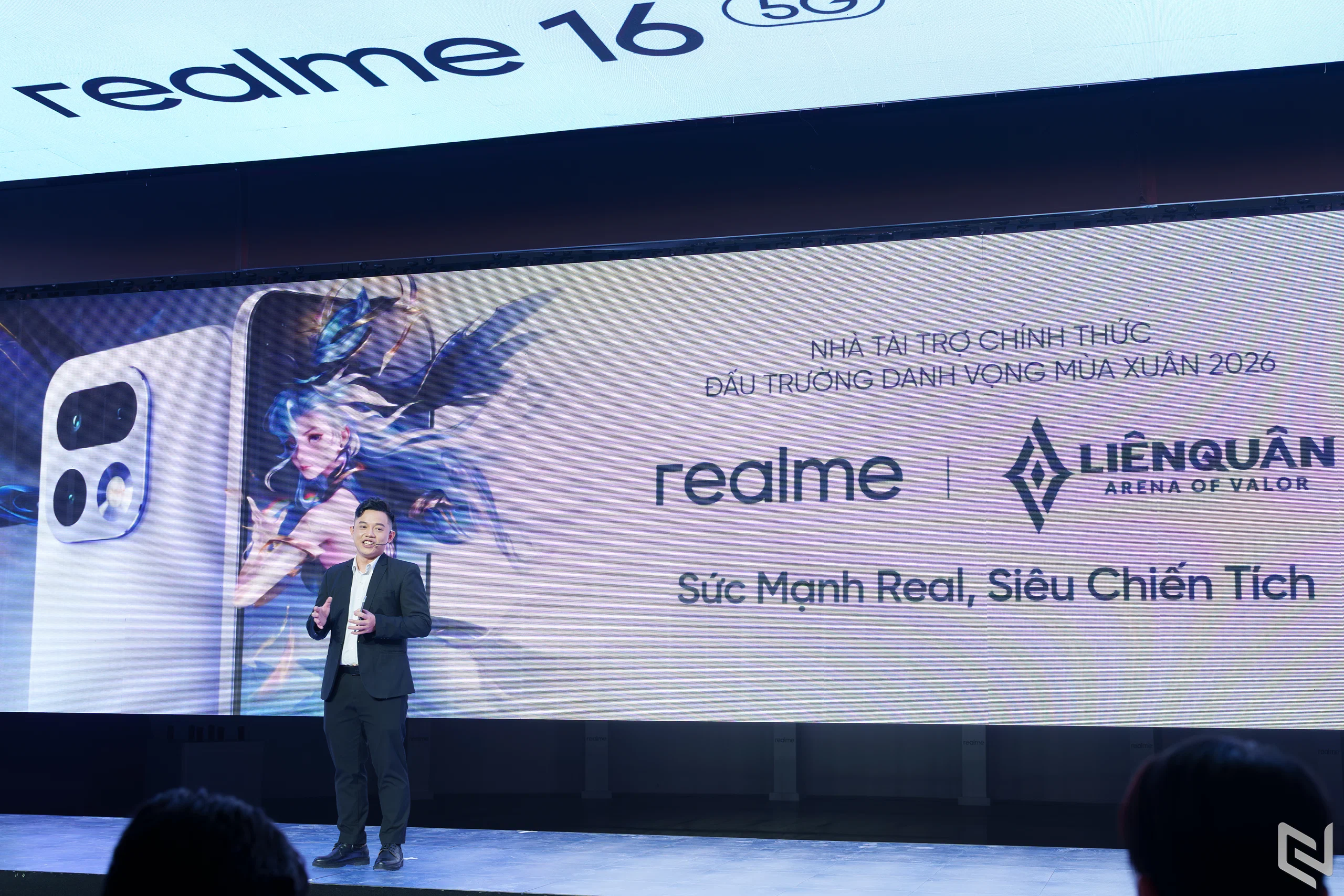 realme 16 Pro và realme 16 5G ra mắt tại Việt Nam với camera 200MP và Gương Selfie độc đáo