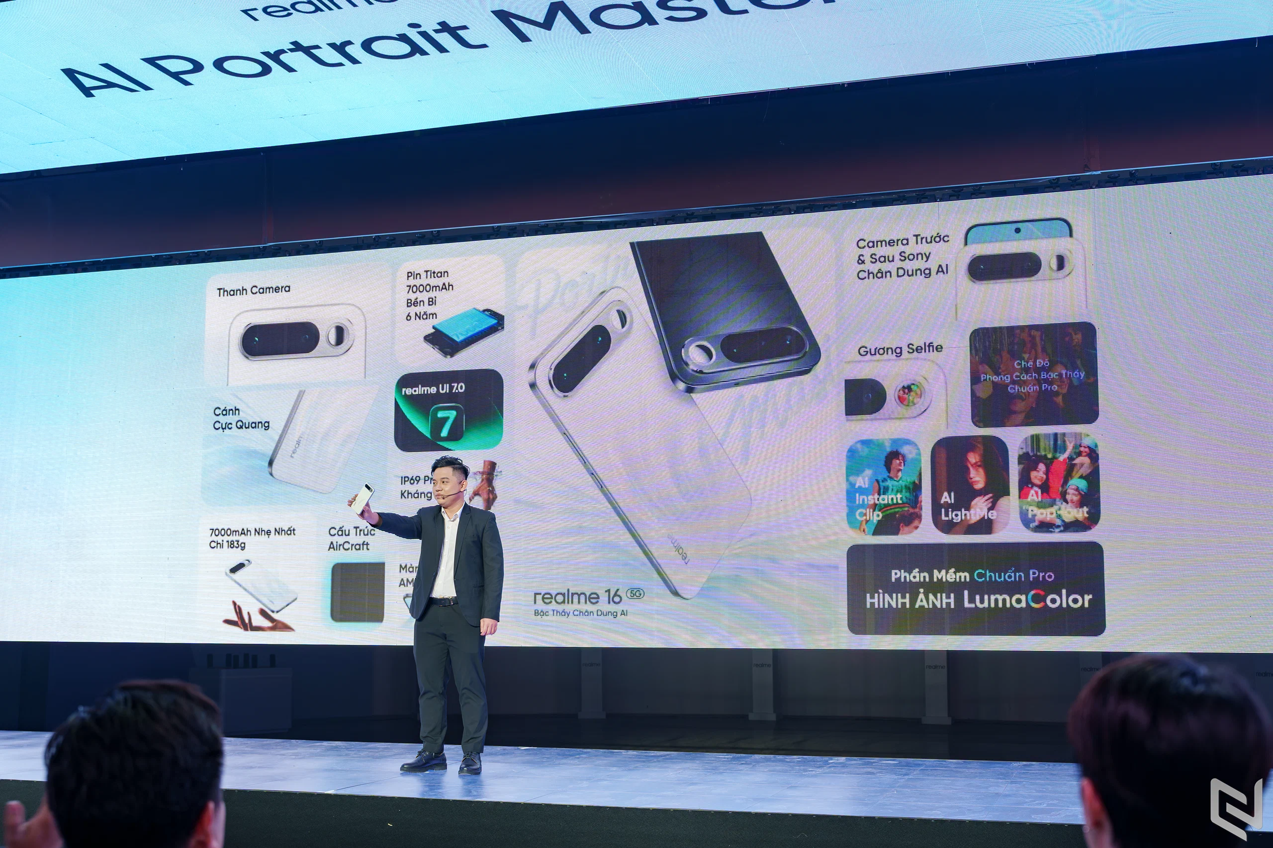 realme 16 Pro và realme 16 5G ra mắt tại Việt Nam với camera 200MP và Gương Selfie độc đáo