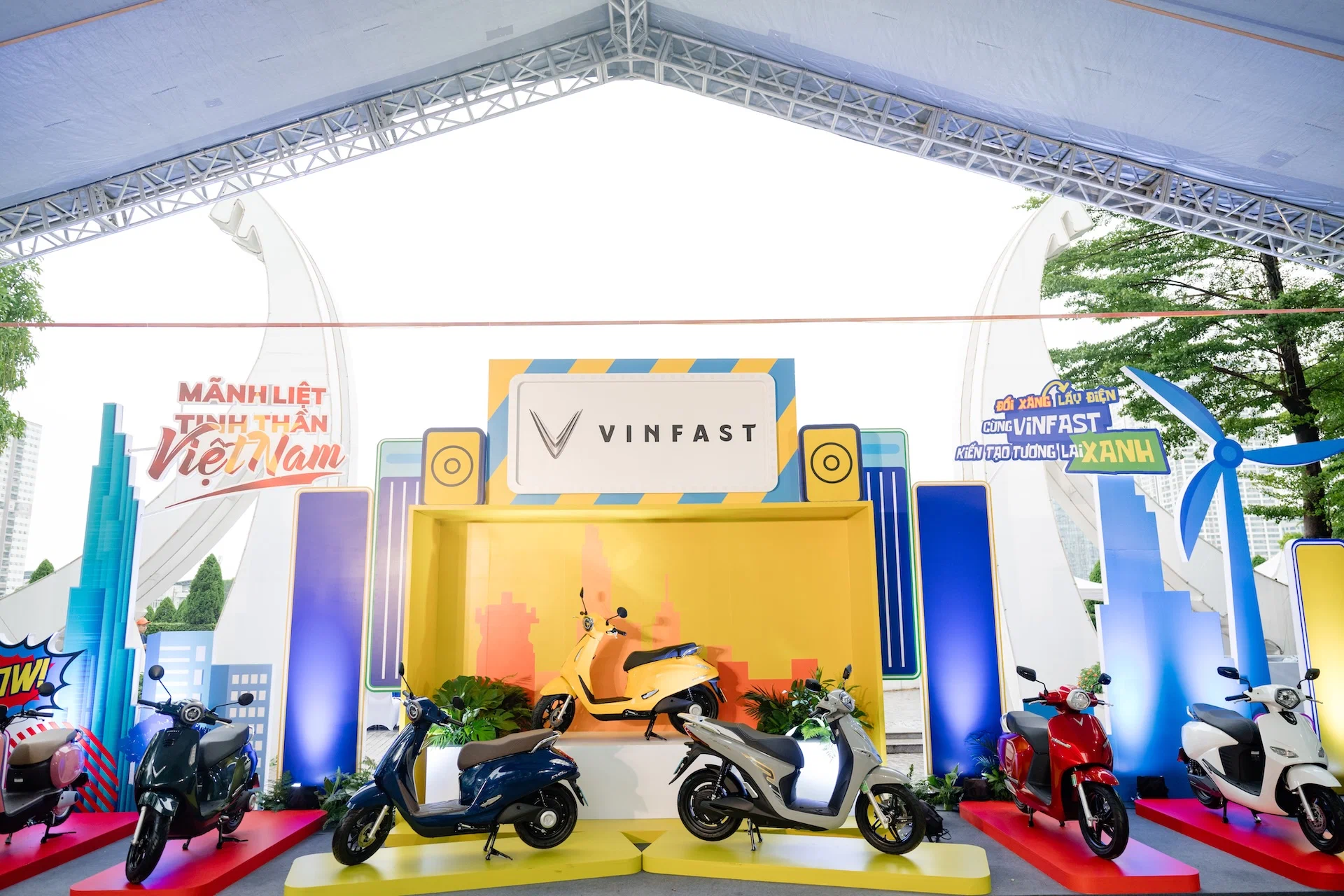 VinFast lập kỷ lục hơn 406,000 xe máy điện bán ra tại Việt Nam năm 2025
