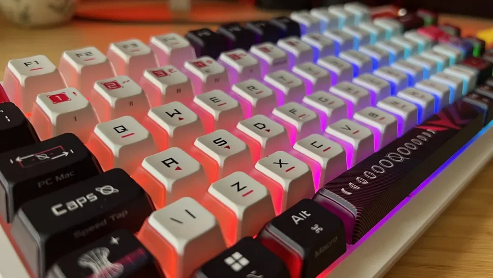 Trên tay ASUS ROG Azoth X: Bàn phím gaming 75% chuẩn custom, Speed Tap cho game thủ FPS