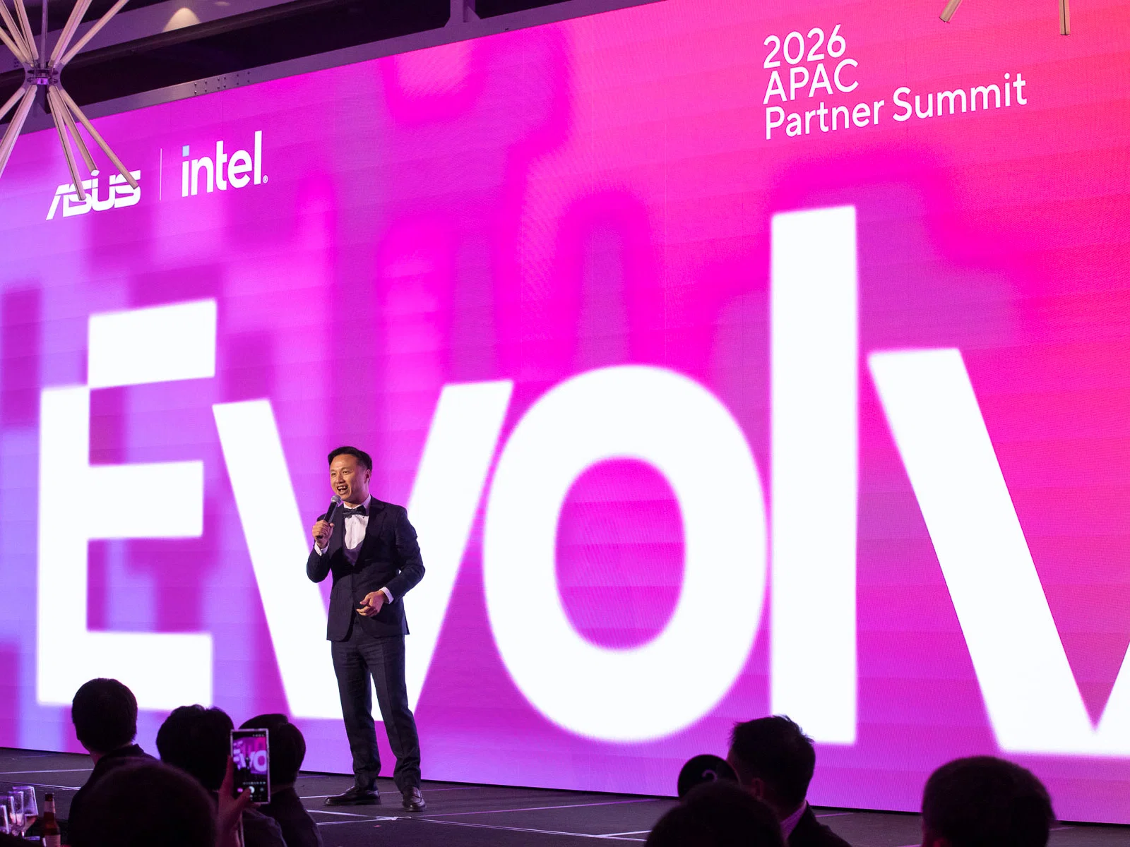 ASUS hé lộ trọng tâm AI và bán hàng đa kênh tại Hội nghị Đối tác APAC 2026