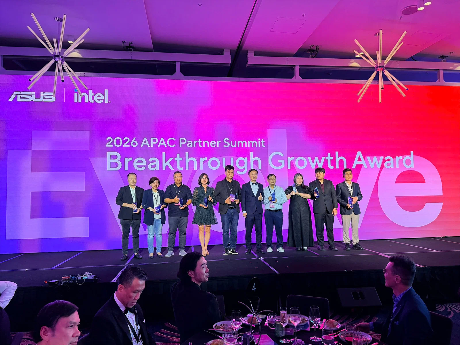 ASUS hé lộ trọng tâm AI và bán hàng đa kênh tại Hội nghị Đối tác APAC 2026