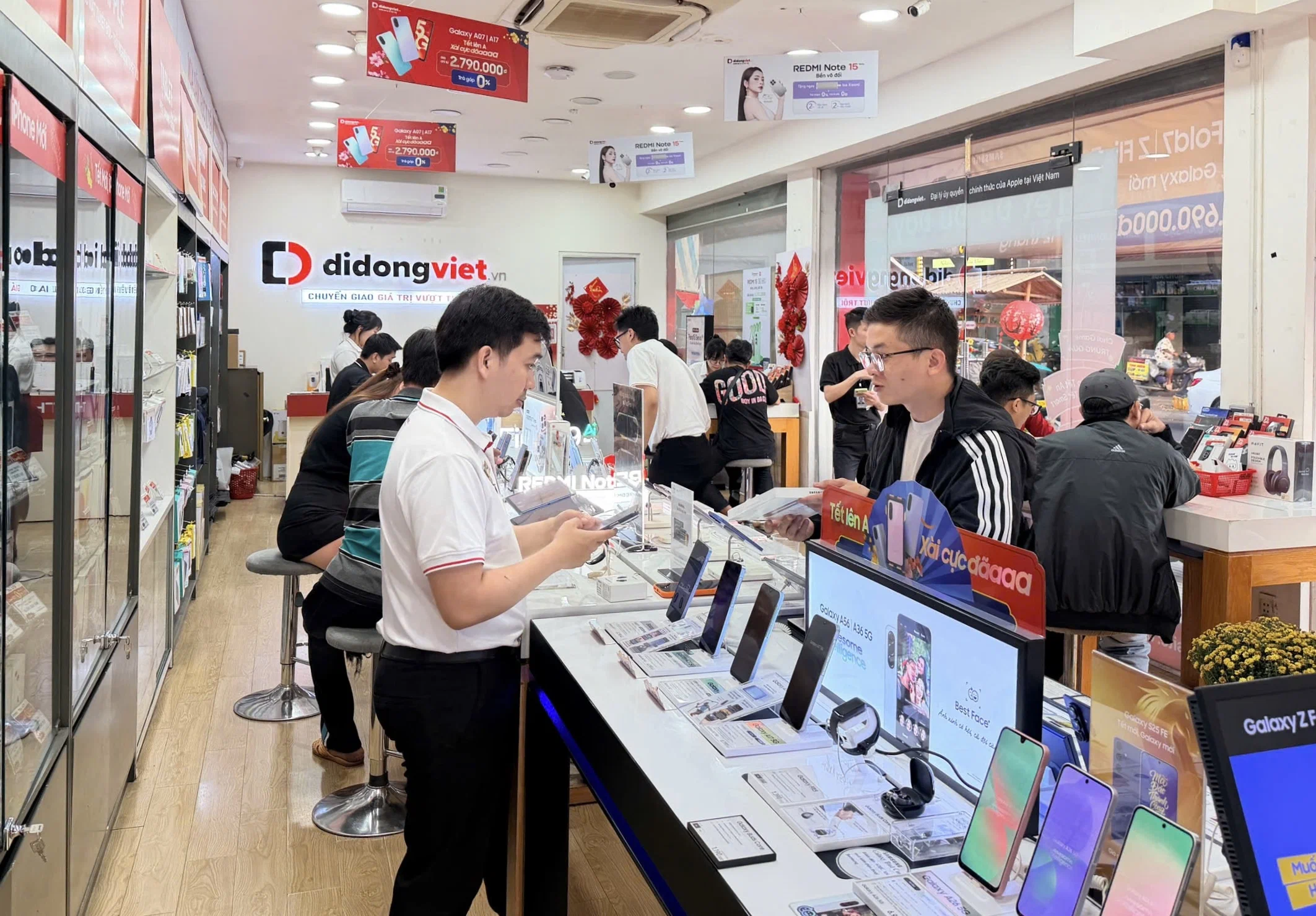 Đặt trước Galaxy S26 series tại Di Động Việt: ưu đãi tối đa 16 triệu đồng, trả góp 0%