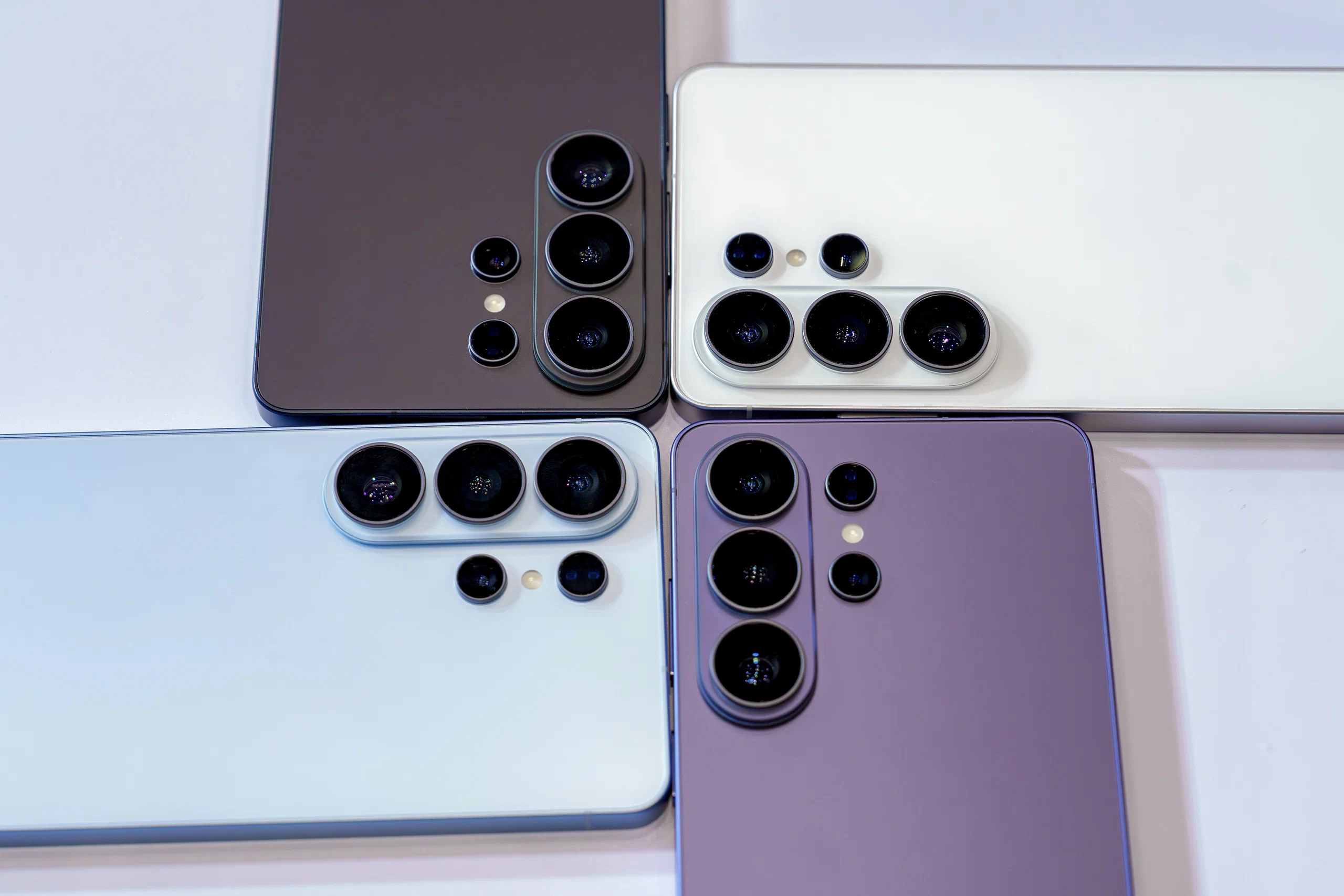 Galaxy S26 series ra mắt: AI chủ động, bảo mật điểm ảnh và hiệu năng mạnh mẽ nhất