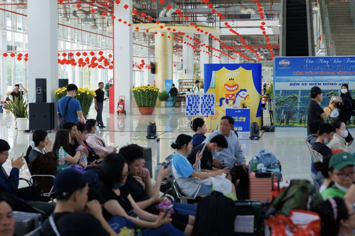 Việc Làm Tốt mang ‘Hò Lô Tô Việc Làm' đến bến xe, 5000 cơ hội chờ sẵn sau Tết