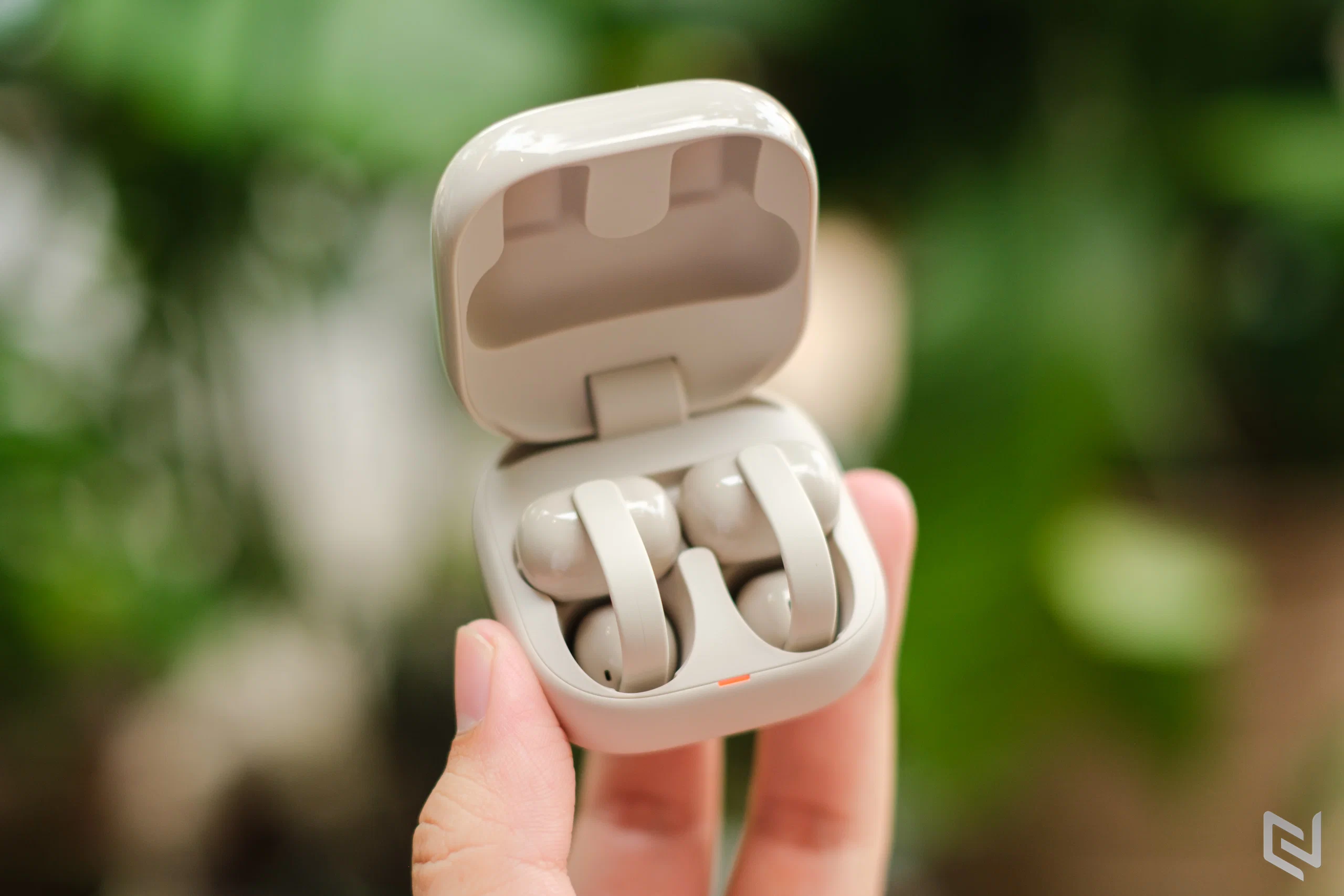 Đánh giá Sony Clip WF-LC900: Chất âm sáng rõ, thoáng tai, phù hợp nghe cả ngày