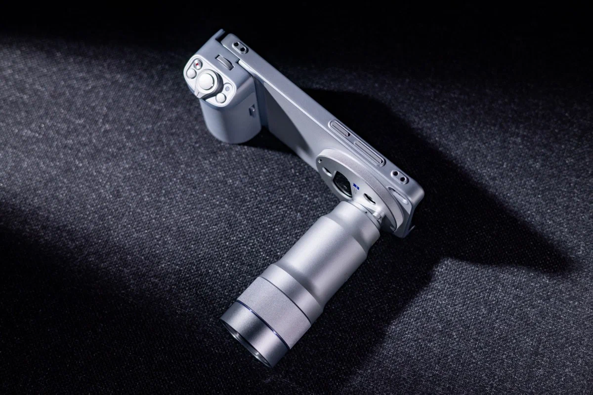 vivo X300 Ultra xuất hiện tại MWC 2026 với teleconverter 400mm, zoom quang 17x