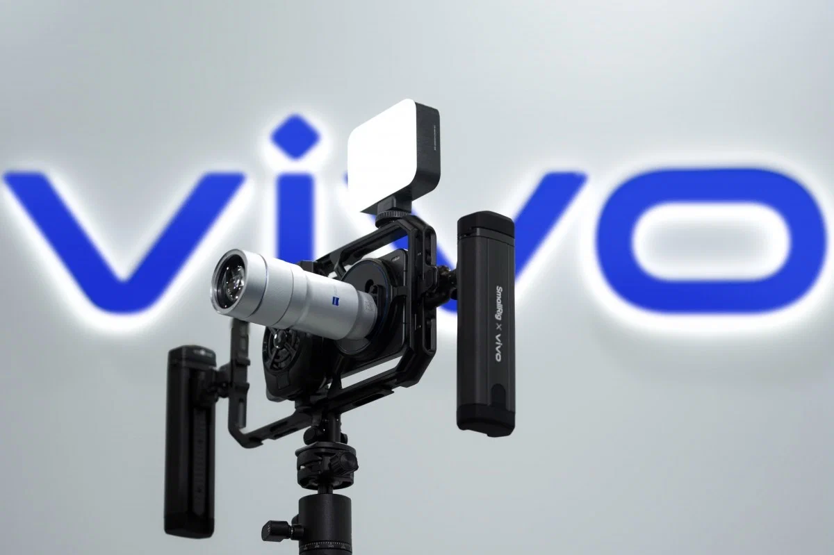 vivo X300 Ultra xuất hiện tại MWC 2026 với teleconverter 400mm, zoom quang 17x