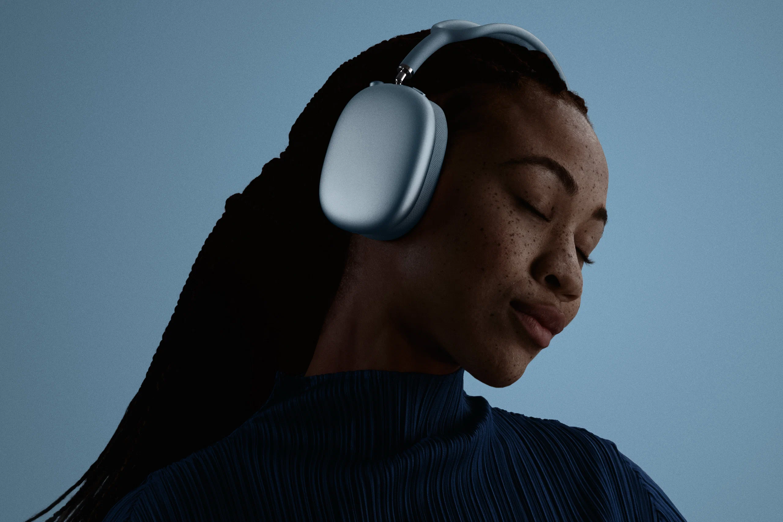 Apple nâng cấp AirPods Max 2 với ANC mạnh hơn 1.5 lần, thêm dịch trực tiếp và ghi âm studio