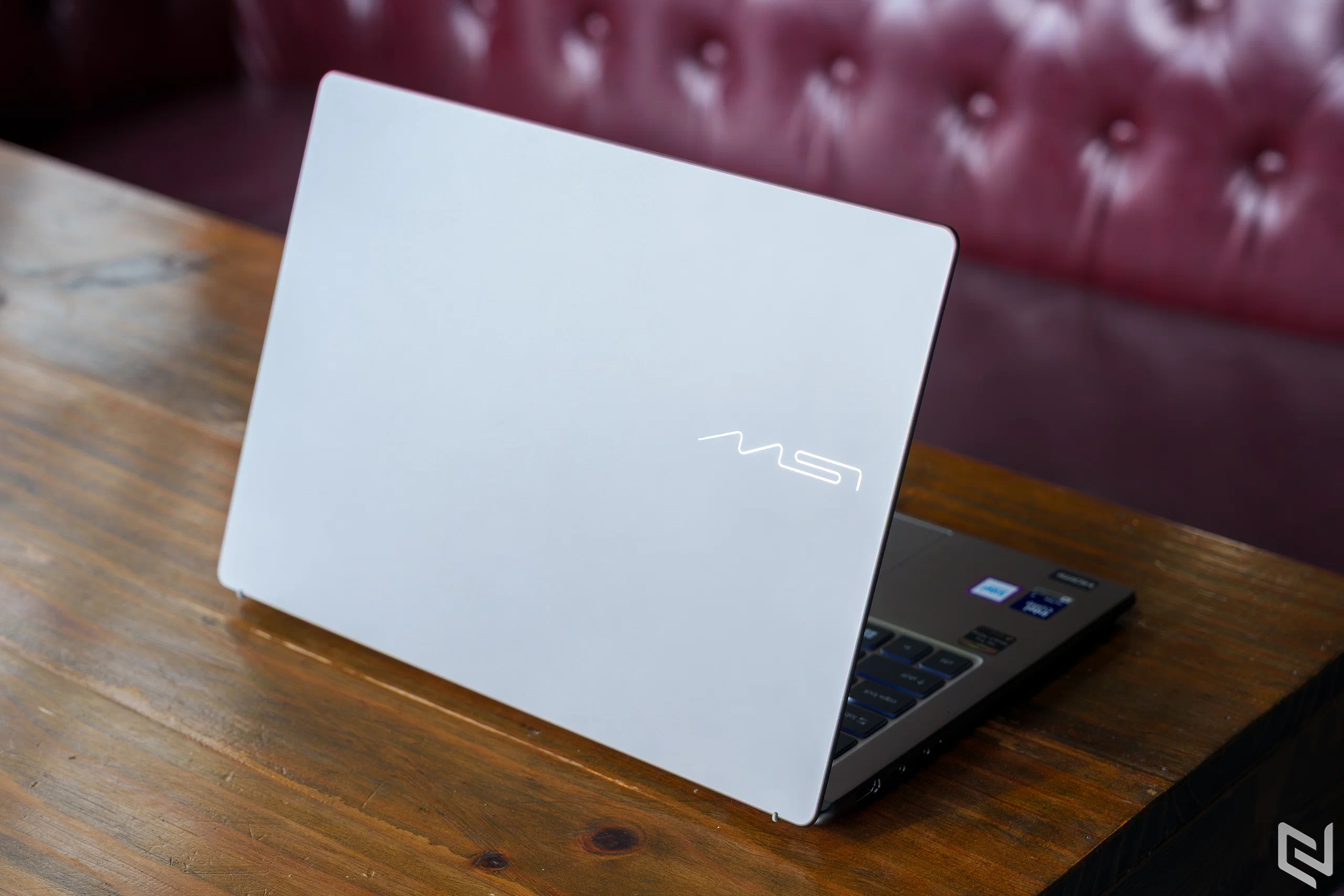 Đánh giá Intel Core Ultra 7 355 trên MSI Prestige 14 AI+, cân bằng cho học tập, làm việc và giải trí