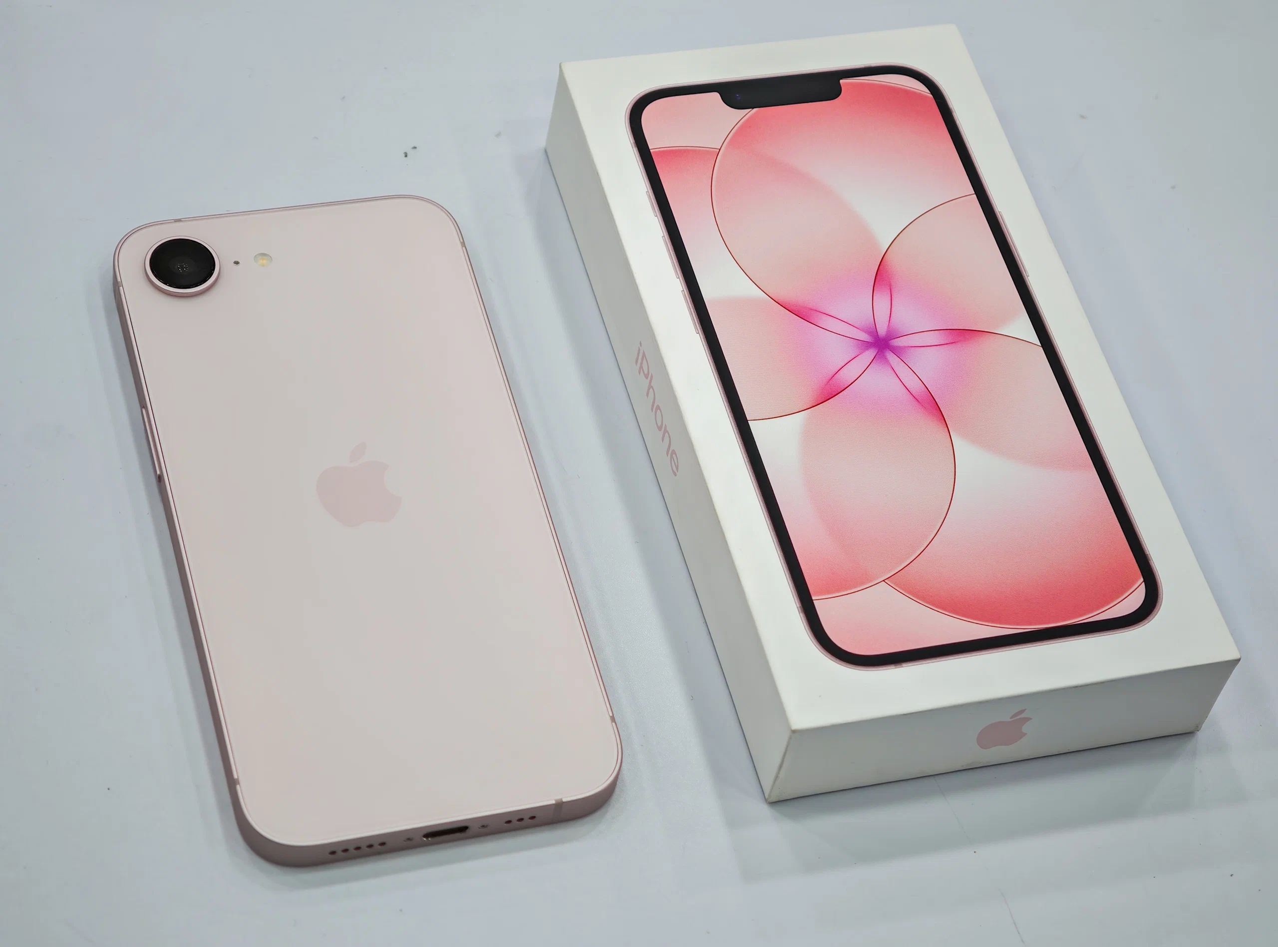 iPhone 17e mở bán tại Di Động Việt: Giá từ 17.89 triệu, trợ giá thu cũ tới 3.5 triệu đồng