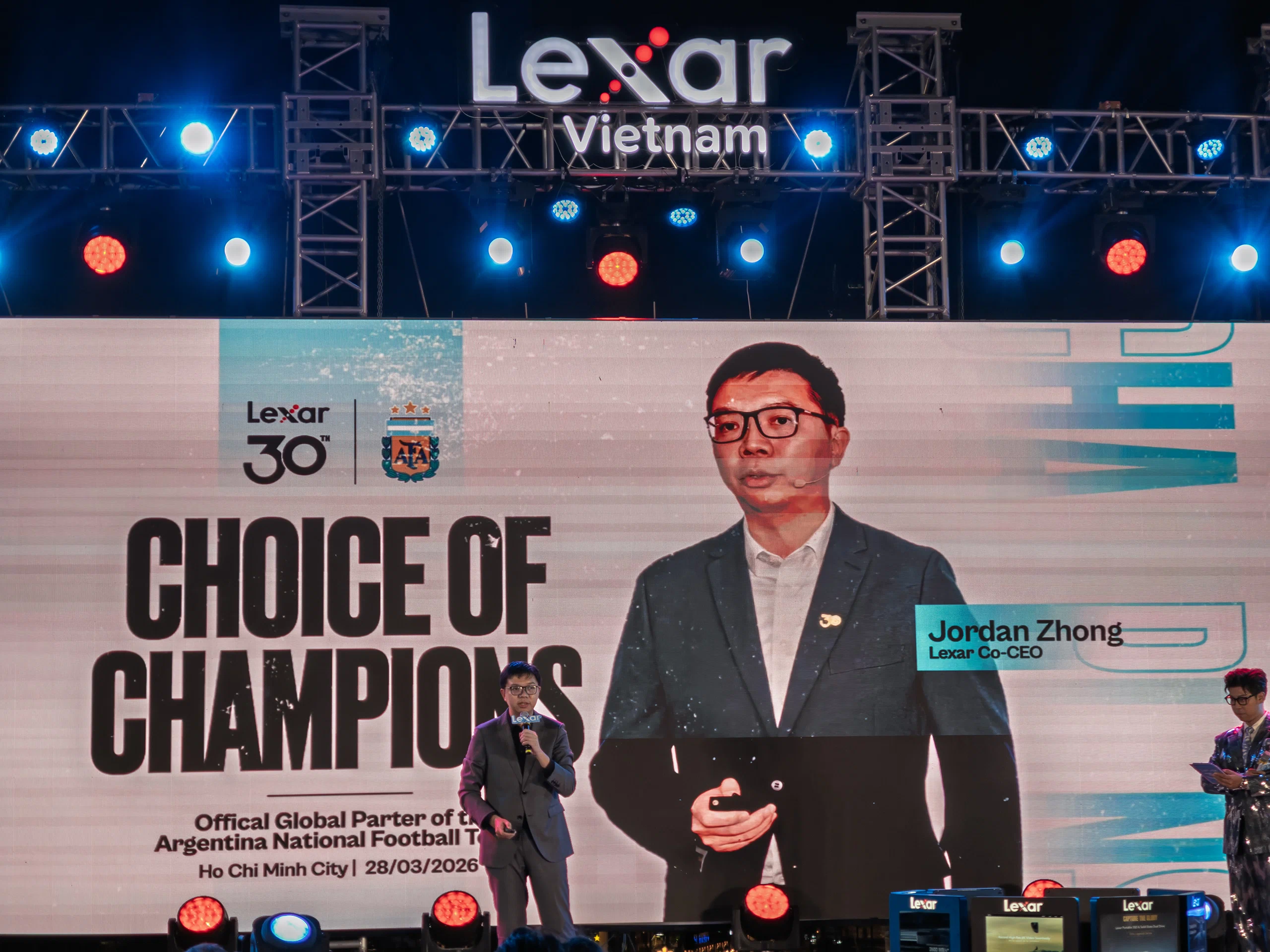 Lexar kỷ niệm 30 năm, công bố tầm nhìn lưu trữ AI và bắt tay với tuyển bóng đá Quốc gia Argentina
