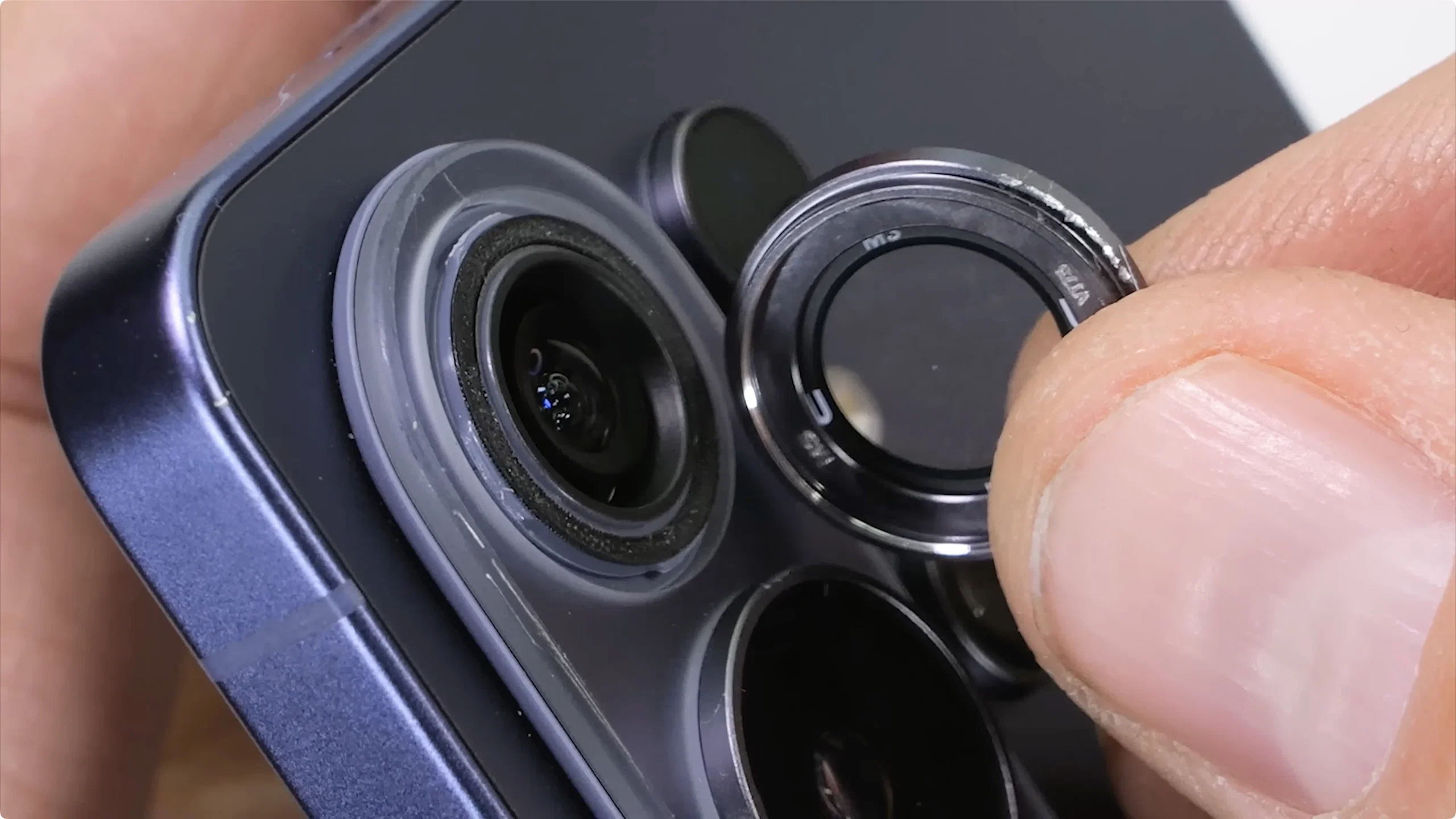 Galaxy S26 Ultra vượt qua bài test độ bền của JerryRigEverything