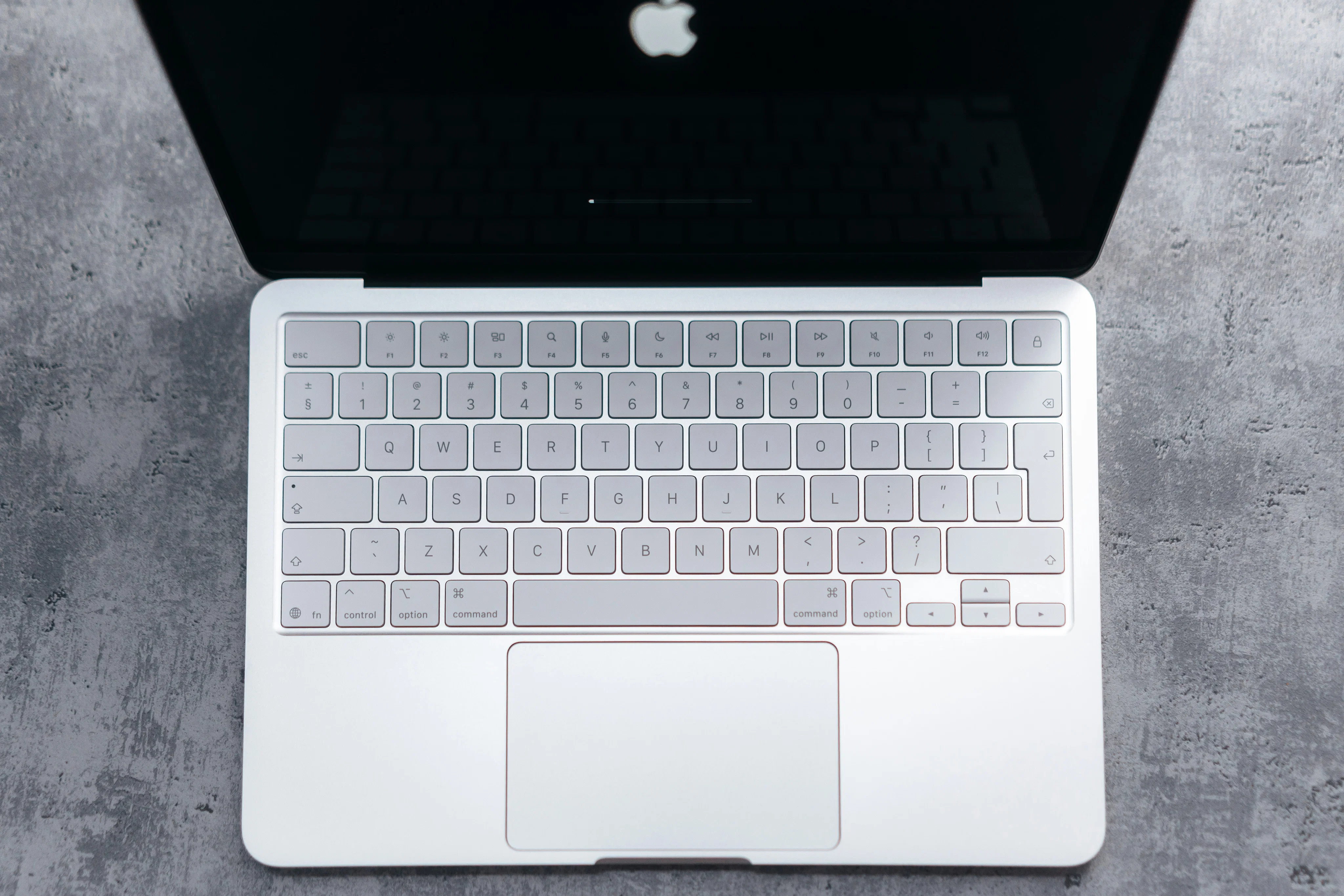 MacBook Neo cháy hàng, Apple sớm đối mặt bài toán thiếu chip