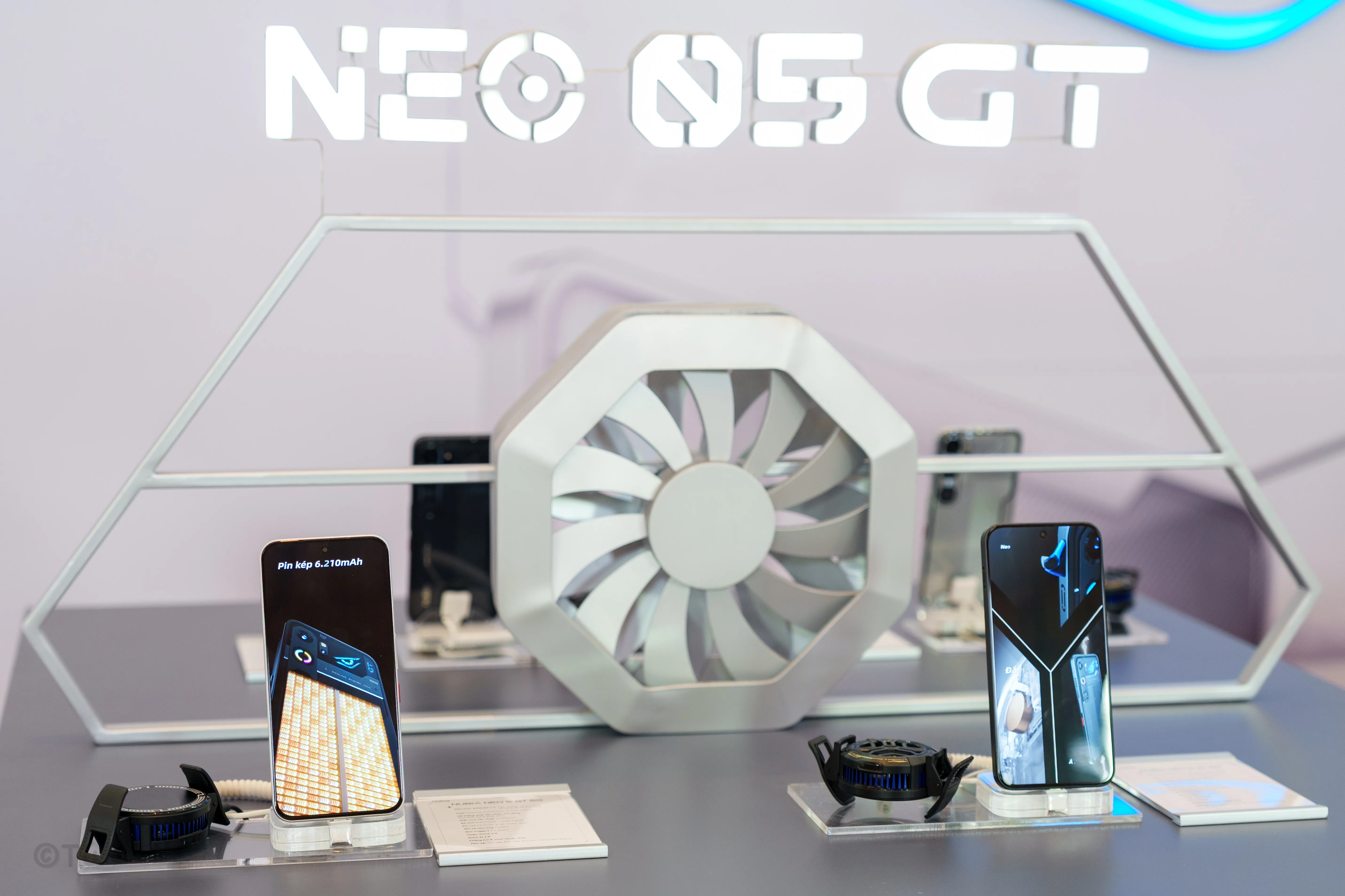 nubia NEO 5 Series ra mắt: Gaming phone với quạt tản nhiệt chủ động và Neo Triggers 5.0