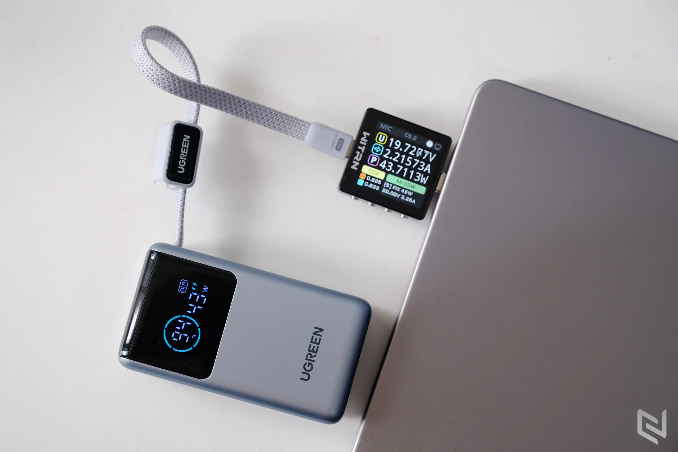 Đánh giá UGREEN PB727: Pin dự phòng 55W nhỏ gọn, đủ sạc iPhone Air và Galaxy S26 Ultra
