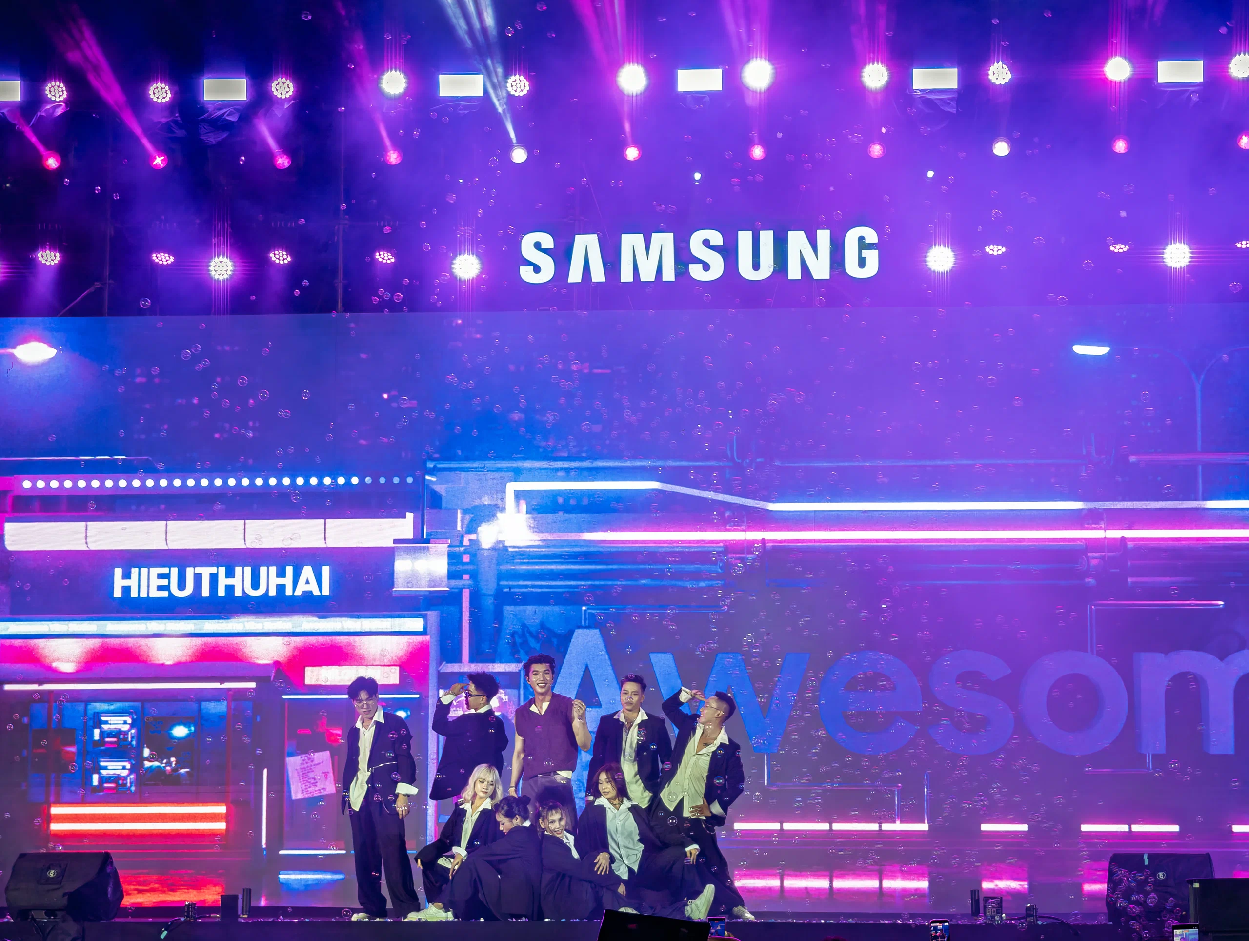 Samsung biến Awesome Vibe Station thành sân khấu cho Galaxy A57 và A37
