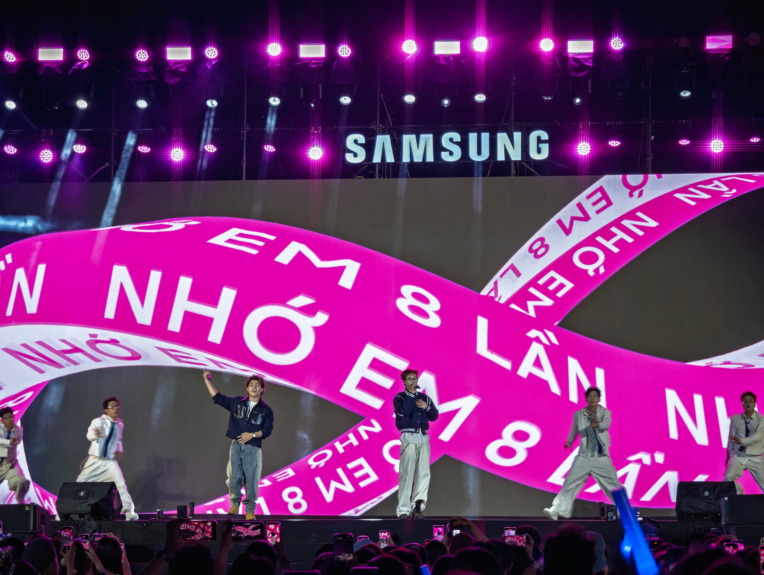 Samsung biến Awesome Vibe Station thành sân khấu cho Galaxy A57 và A37