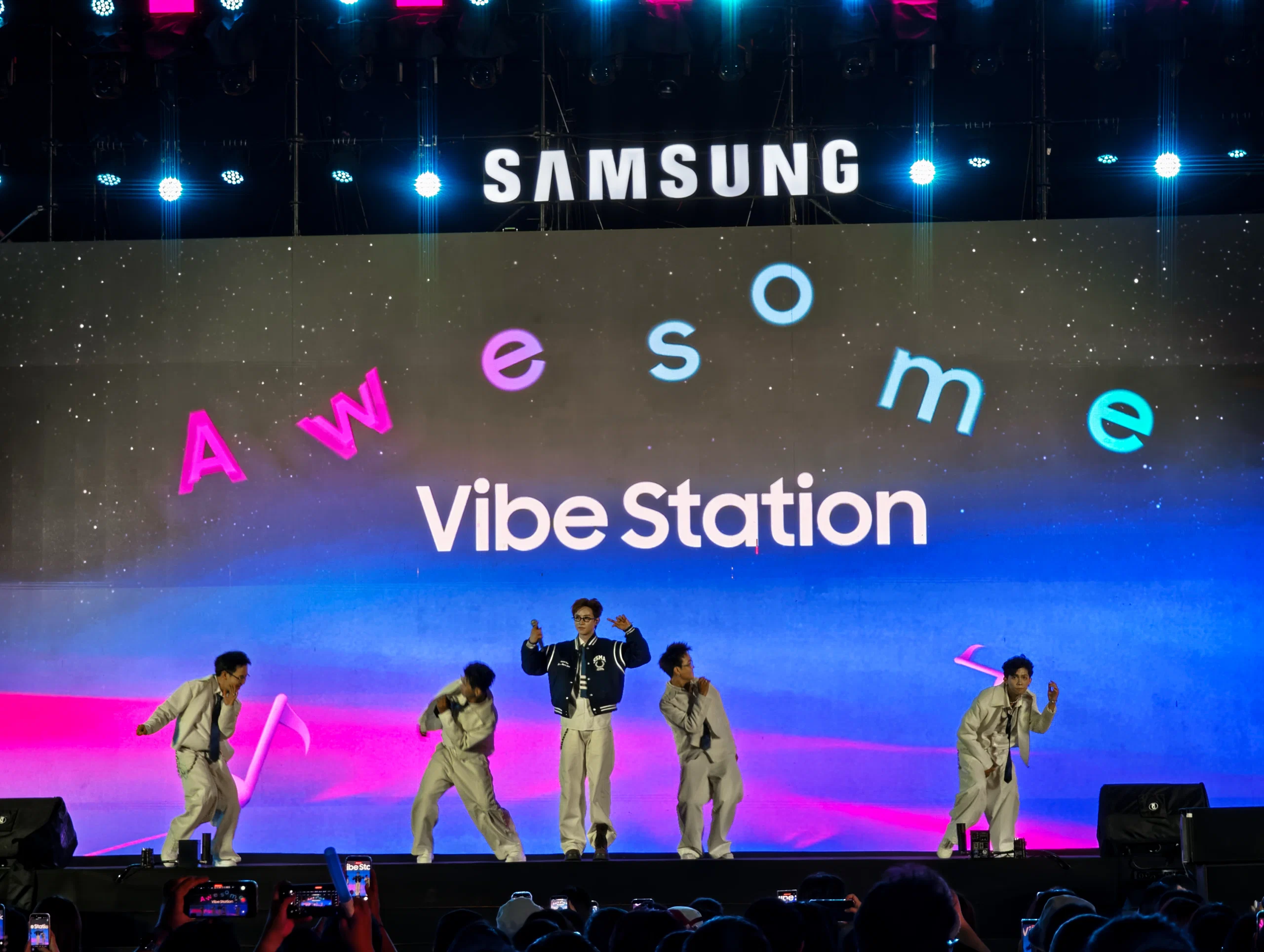 Samsung biến Awesome Vibe Station thành sân khấu cho Galaxy A57 và A37