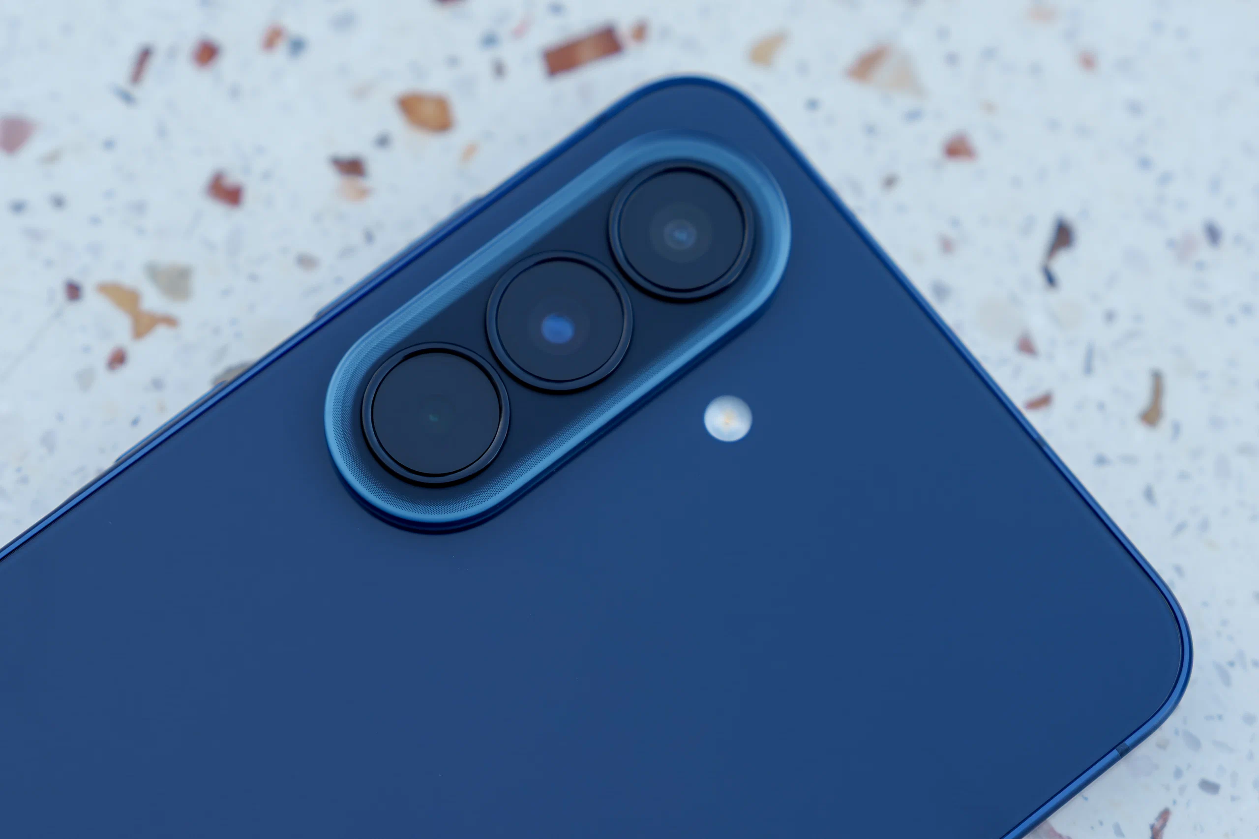 Những nâng cấp đáng chú ý trên Galaxy A57/A37 mà bạn có thể đã bỏ qua: Mỏng và bền hơn, màu sắc thời thượng, camera cải thiện rõ
