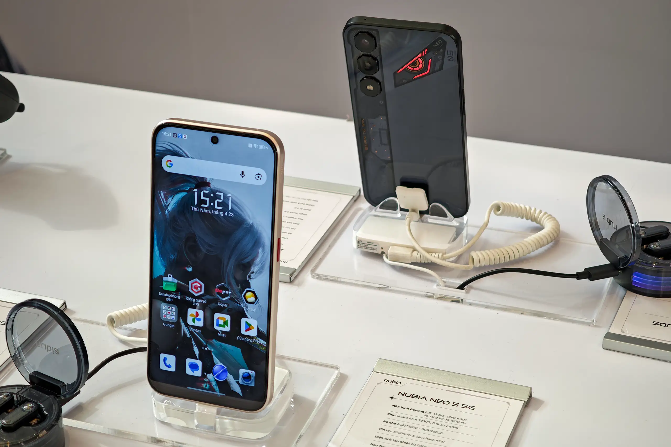 nubia NEO 5 Series ra mắt: Gaming phone với quạt tản nhiệt chủ động và Neo Triggers 5.0