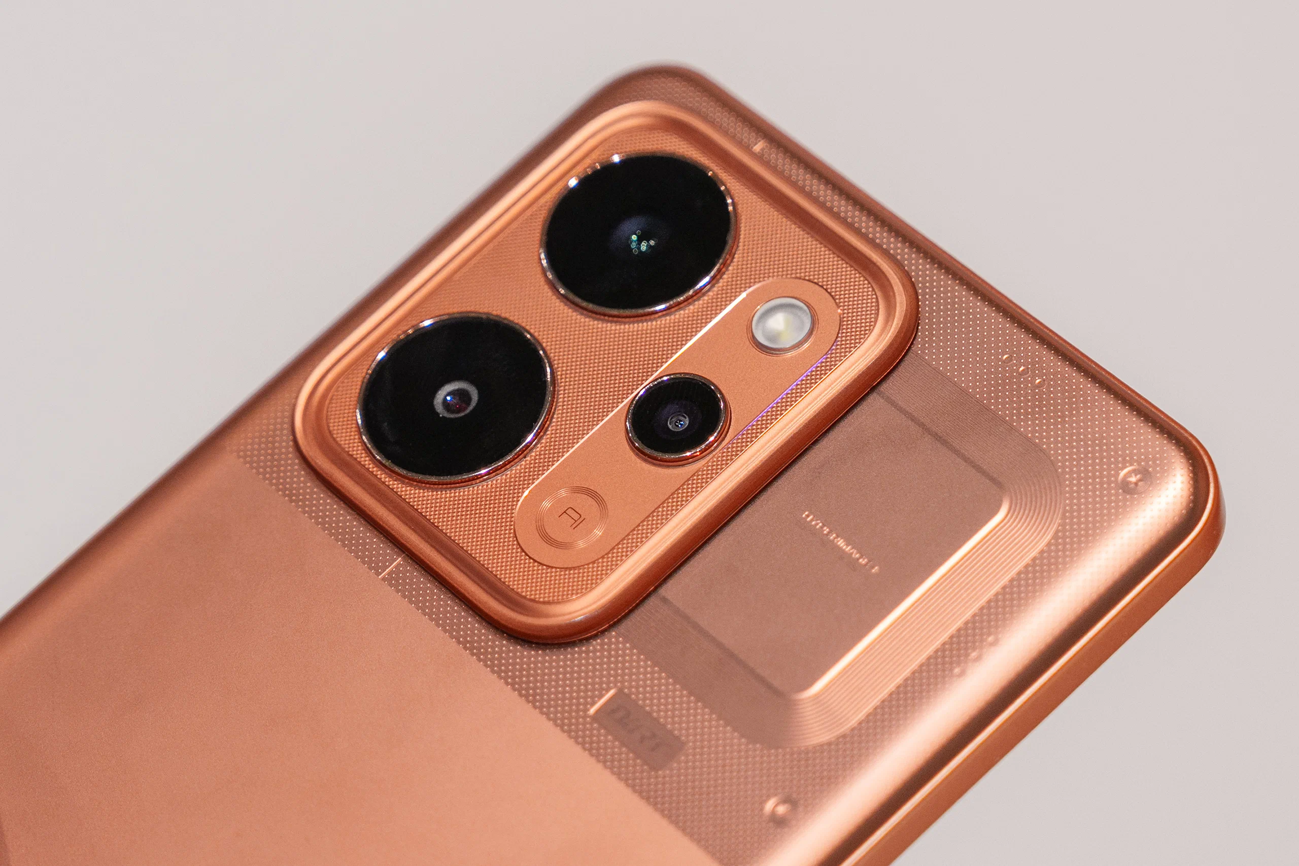 realme P4 Power ra mắt tại Việt Nam với siêu pin 10,001mAh, hướng tới người dùng đa nhiệm