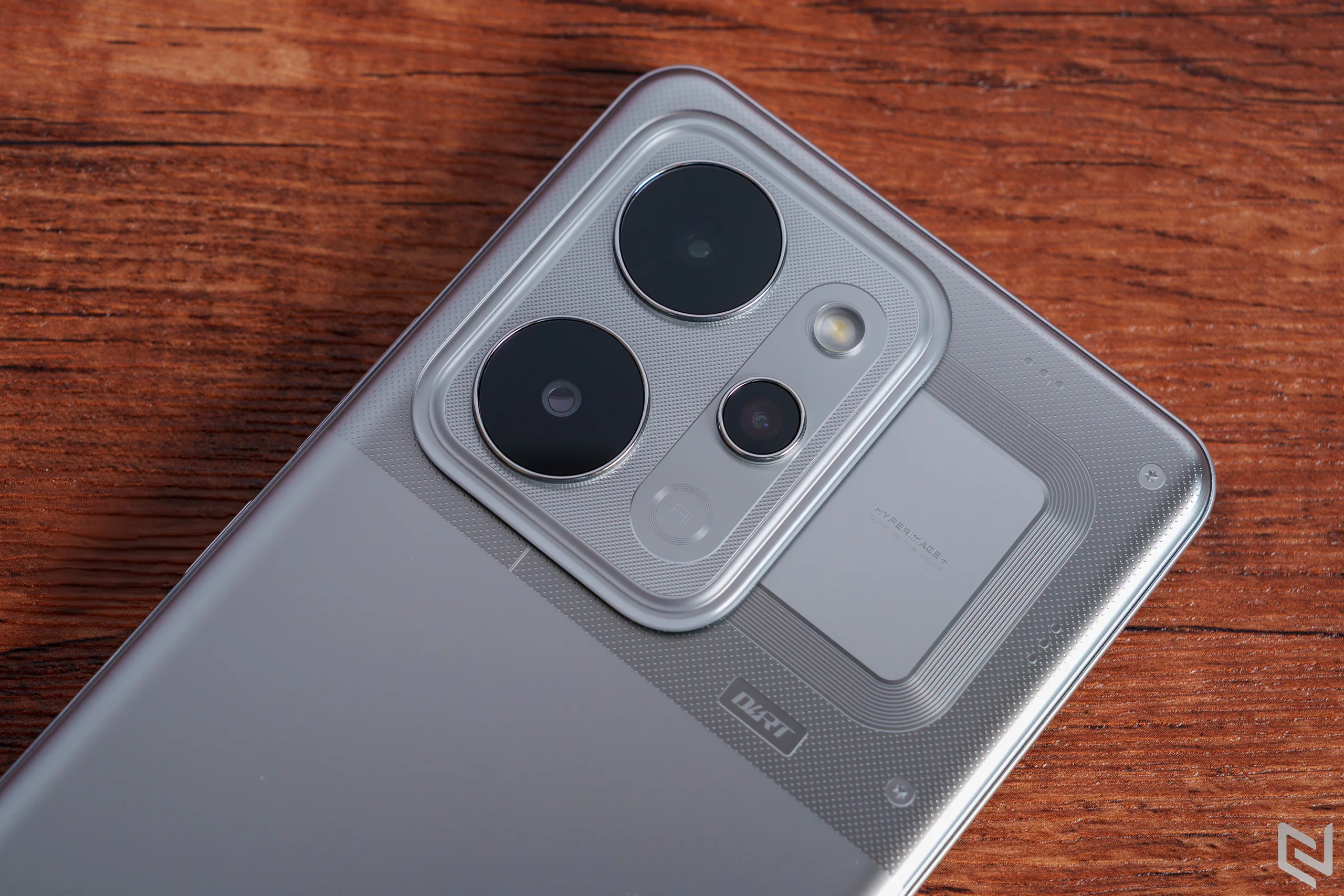 Trên tay realme P4 Power: Pin 10001mAh dùng liên tục 3 ngày, hiệu năng và camera đủ cho mọi nhu cầu