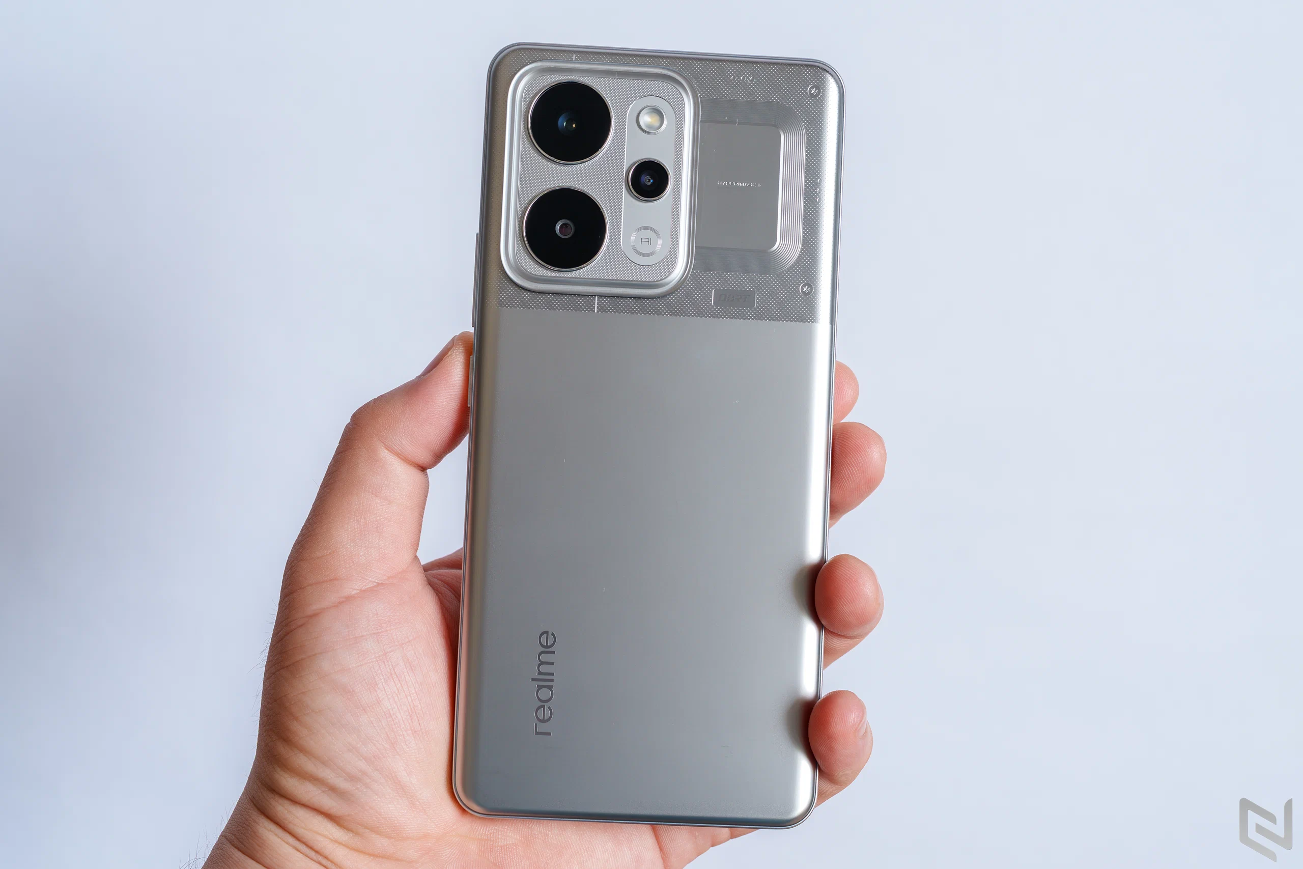 Trên tay realme P4 Power: Pin 10001mAh dùng liên tục 3 ngày, hiệu năng và camera đủ cho mọi nhu cầu