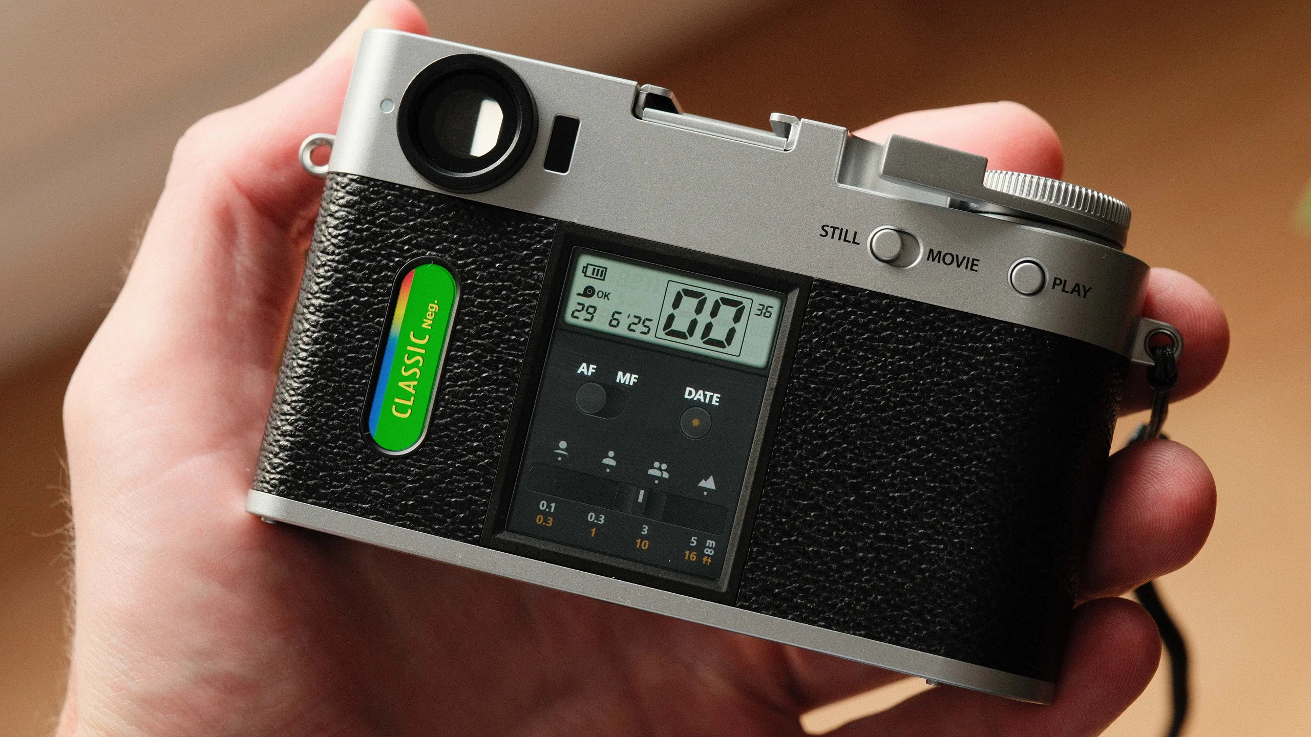 Camera Grand Prix 2026 vinh danh Fujifilm X Half, chiếc máy ảnh compact gây tranh cãi nhất năm qua