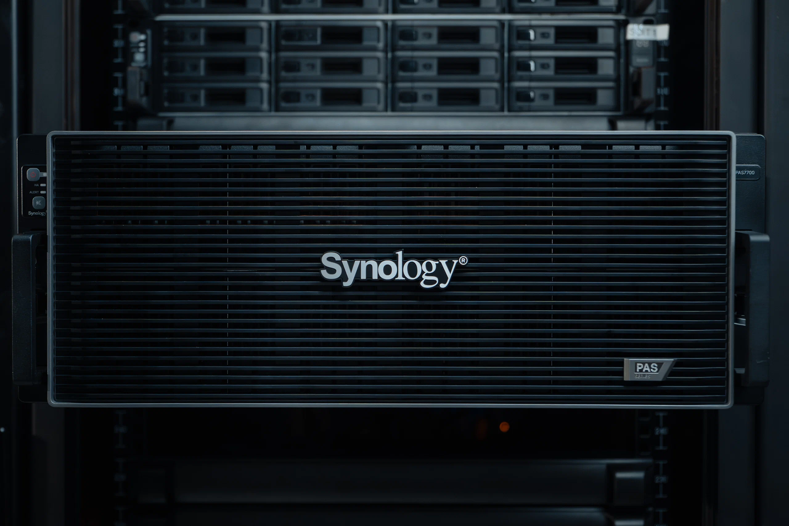 Synology ra mắt PAS7700, hệ thống lưu trữ NVMe all-flash cho môi trường dữ liệu cường độ cao