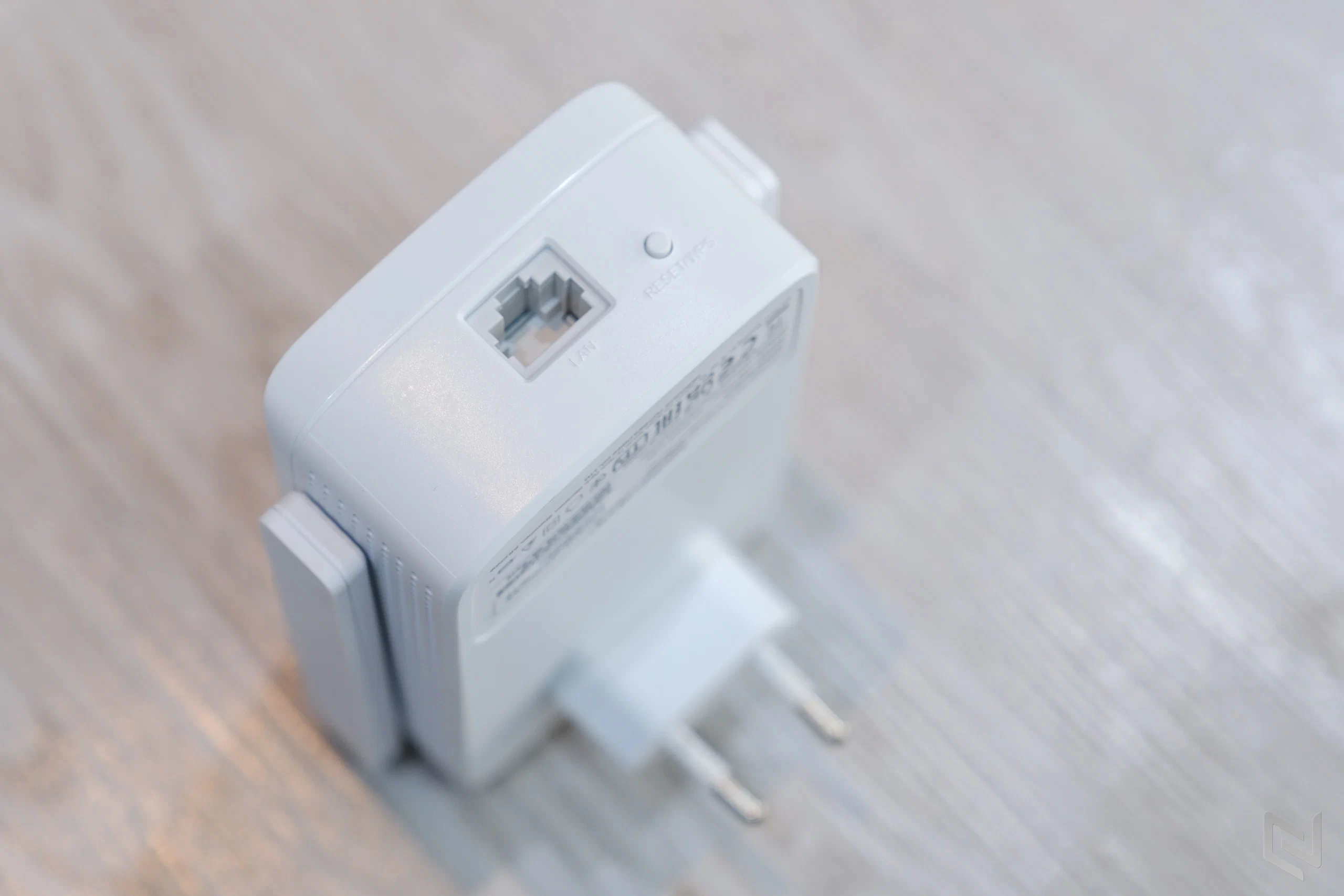Trải nghiệm Mercusys ME60X: Không kéo dây, không gọi thợ, có Wi-Fi 6 riêng cho phòng học chỉ với một cái repeater