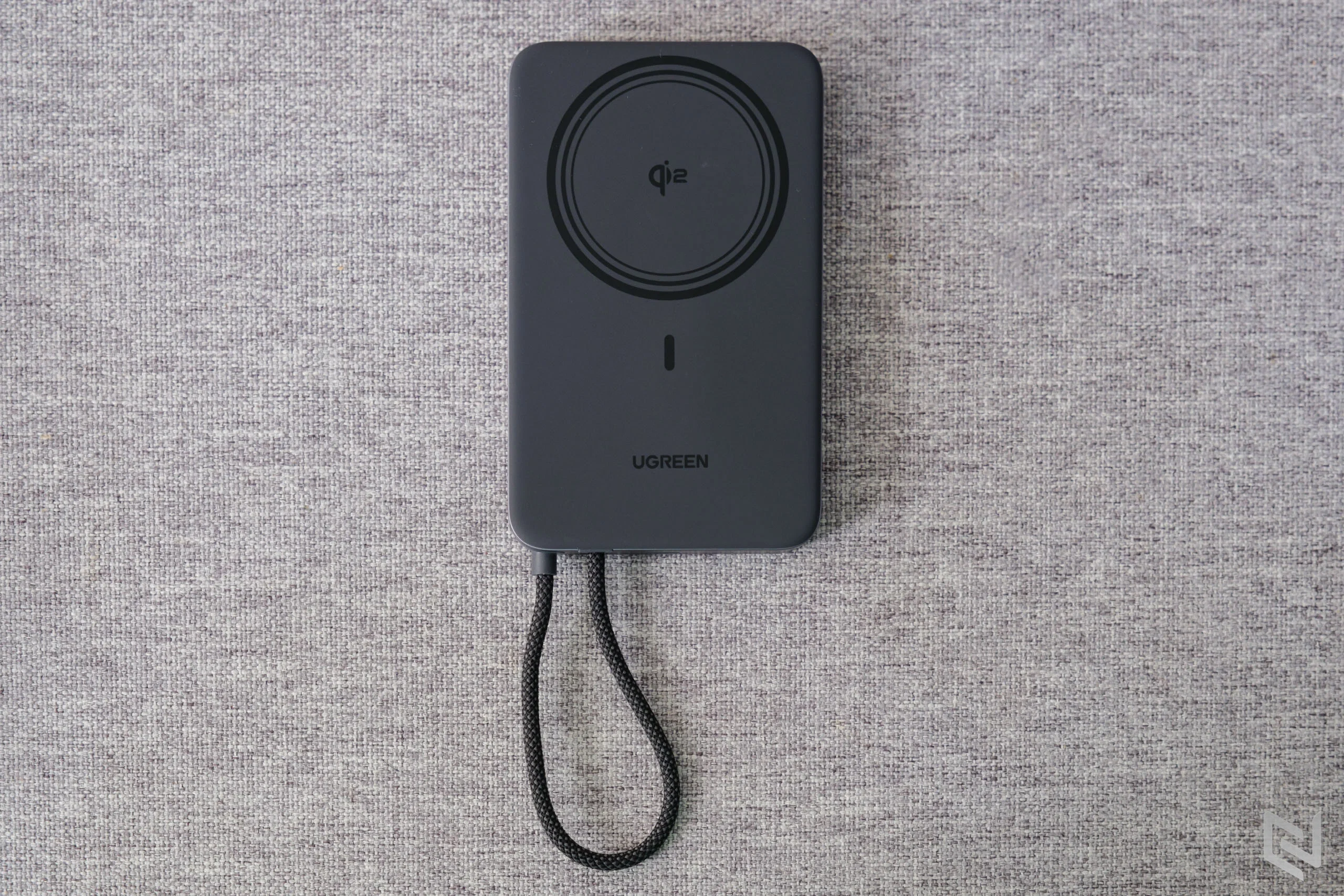 Đánh giá UGREEN MagFlow Air (PB570): Pin Magsafe 10000mAh chuẩn Qi2 15W, mỏng 13.9mm, dây sạc tích hợp