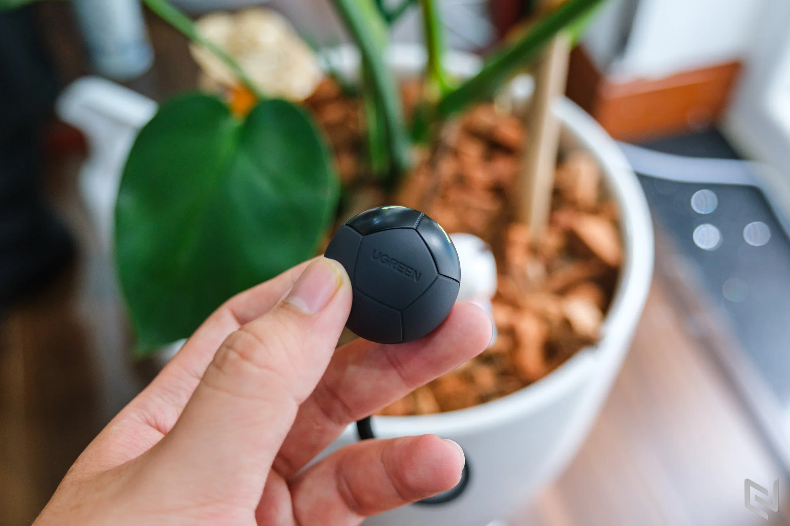 Đánh giá UGREEN FineTrack 2: Tag định vị hình quả bóng đá, pin 7 năm, chuẩn Works with Apple Find My