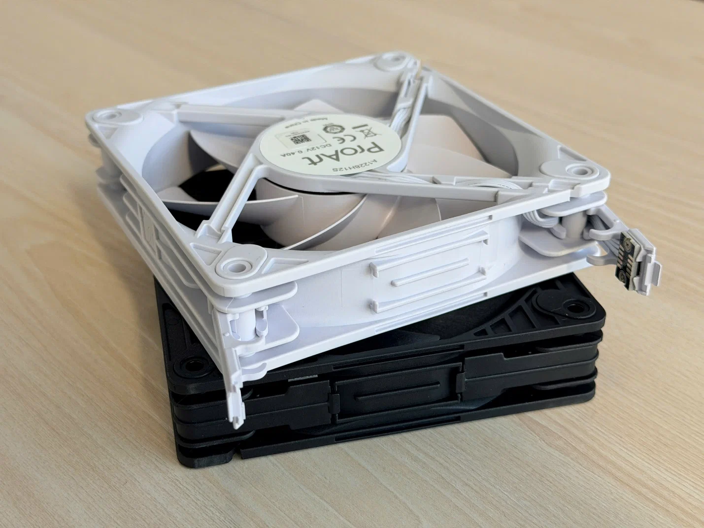 Trên tay ASUS ProArt PF120: Thiết kế yên tĩnh, khe hở 0.5mm và hiệu năng thuộc top quạt 120mm