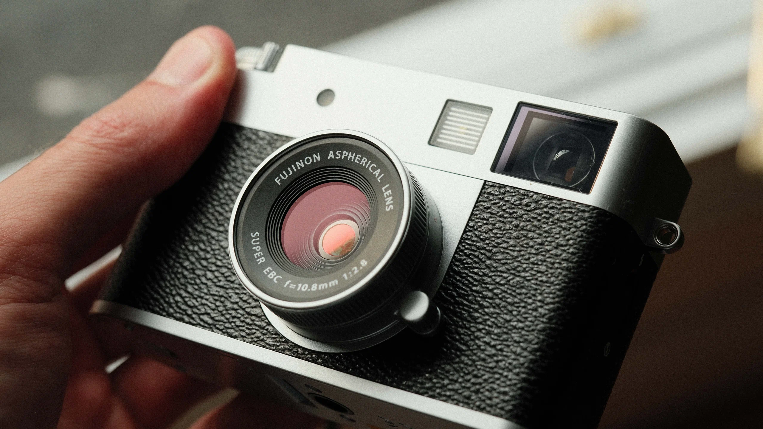 Camera Grand Prix 2026 vinh danh Fujifilm X Half, chiếc máy ảnh compact gây tranh cãi nhất năm qua
